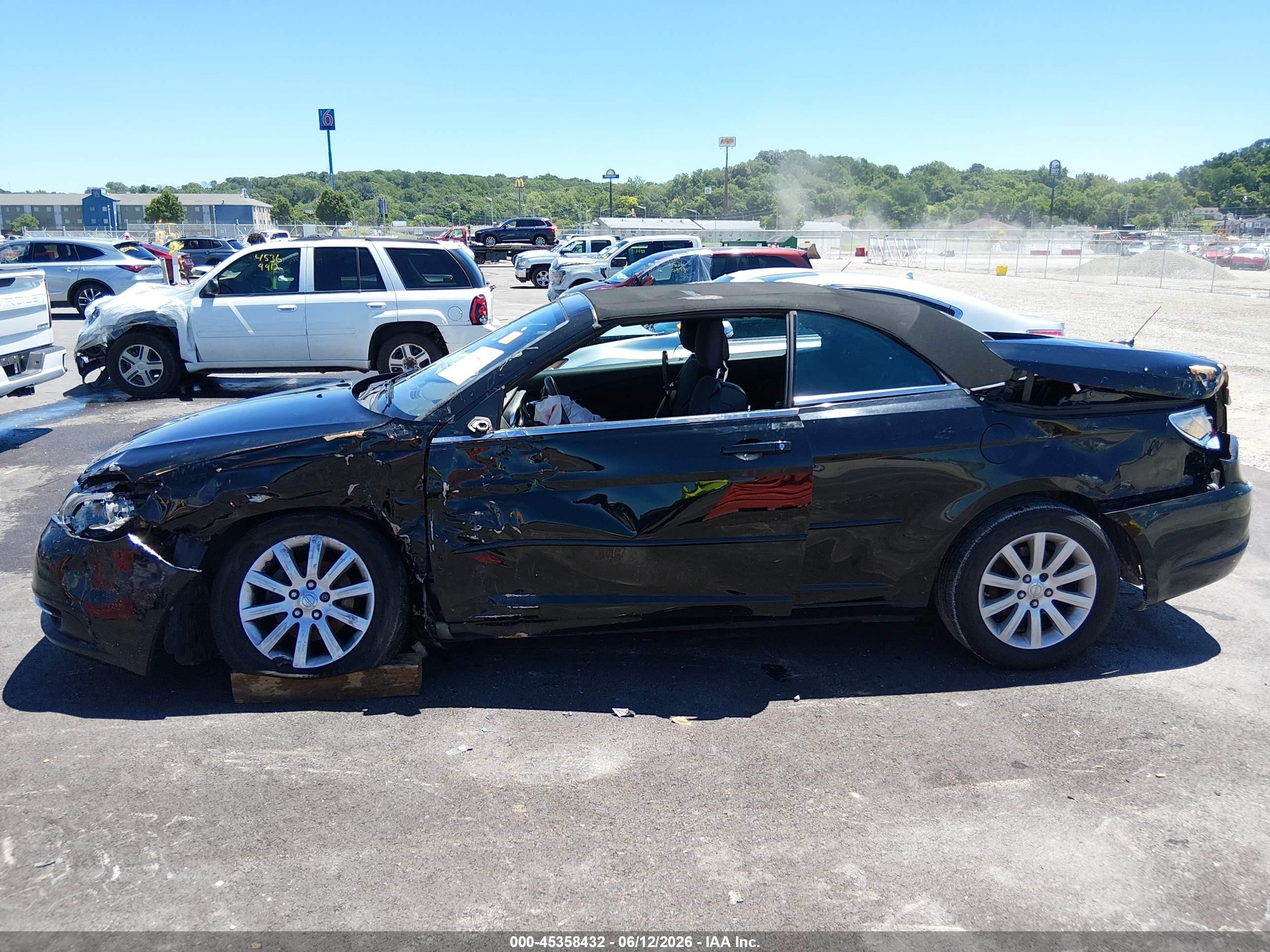 2014 Chrysler 200 Touring Black vin: 1C3BCBEG2EN127381