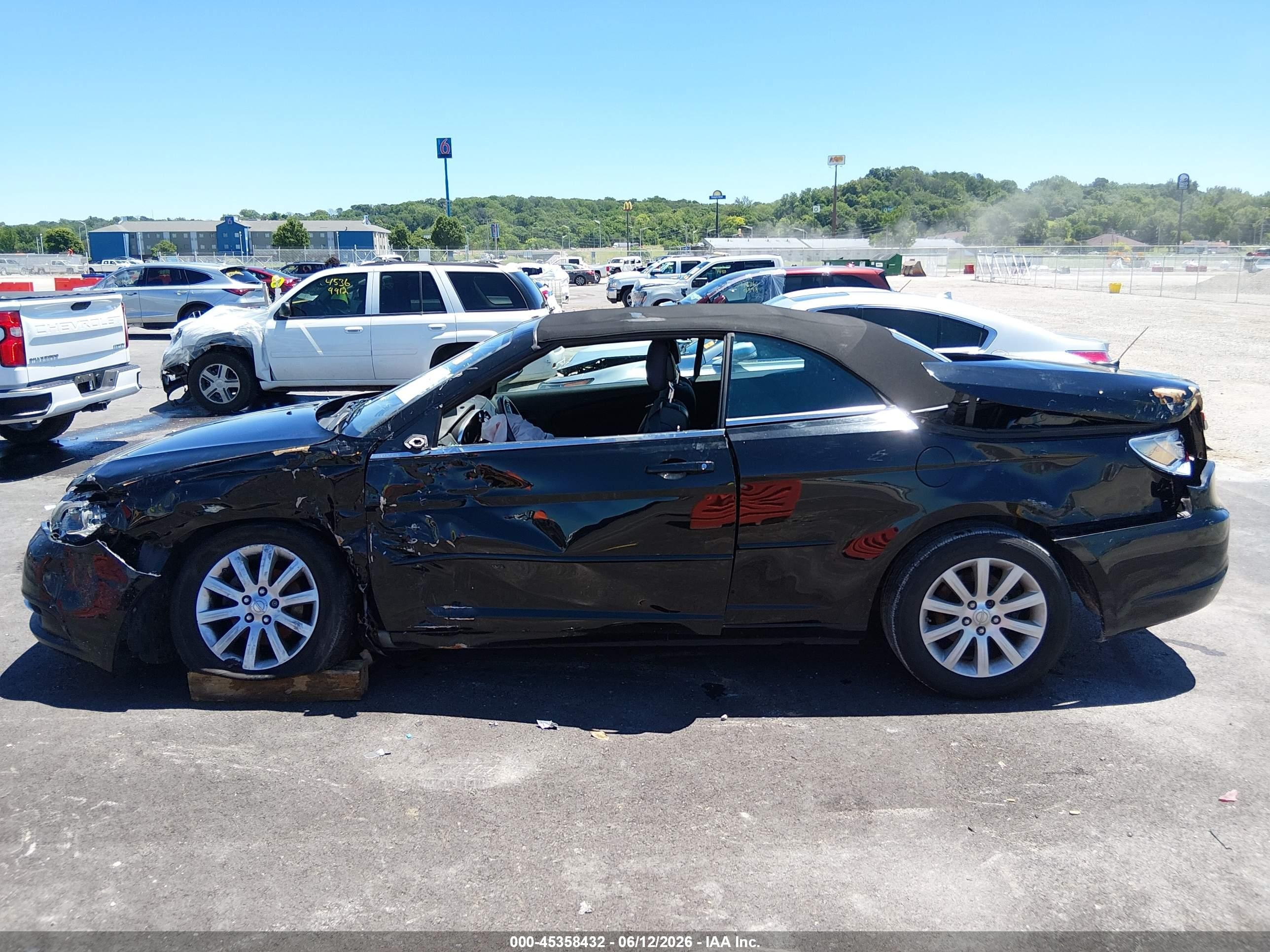 2014 Chrysler 200 Touring Black vin: 1C3BCBEG2EN127381