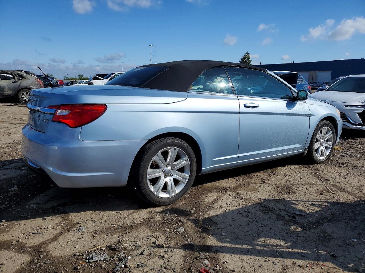 2013 Chrysler 200 Touring Blue vin: 1C3BCBEG3DN738602