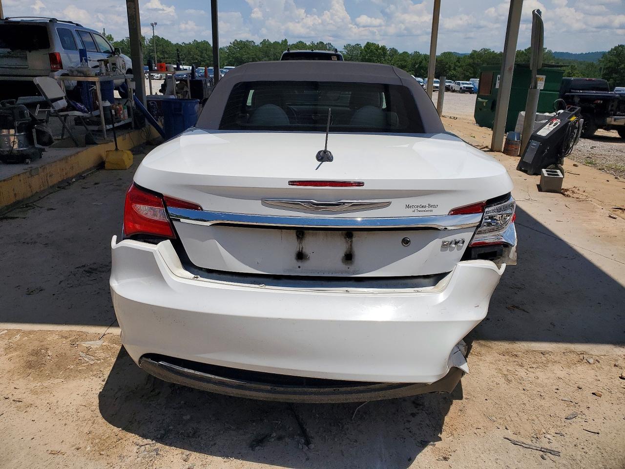 2012 Chrysler 200 Touring White vin: 1C3BCBEGXCN217441