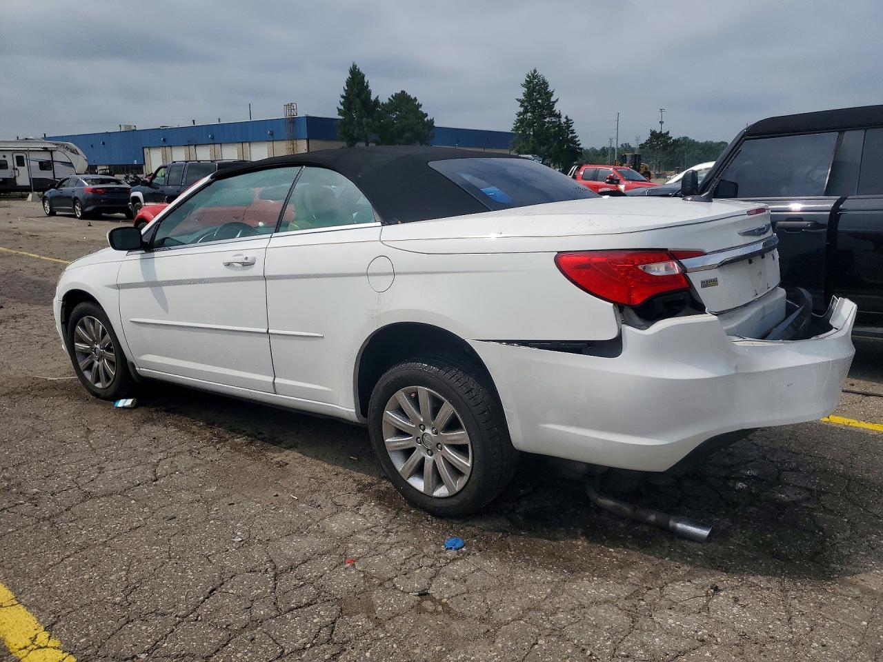 2014 Chrysler 200 Touring White vin: 1C3BCBEGXEN131114
