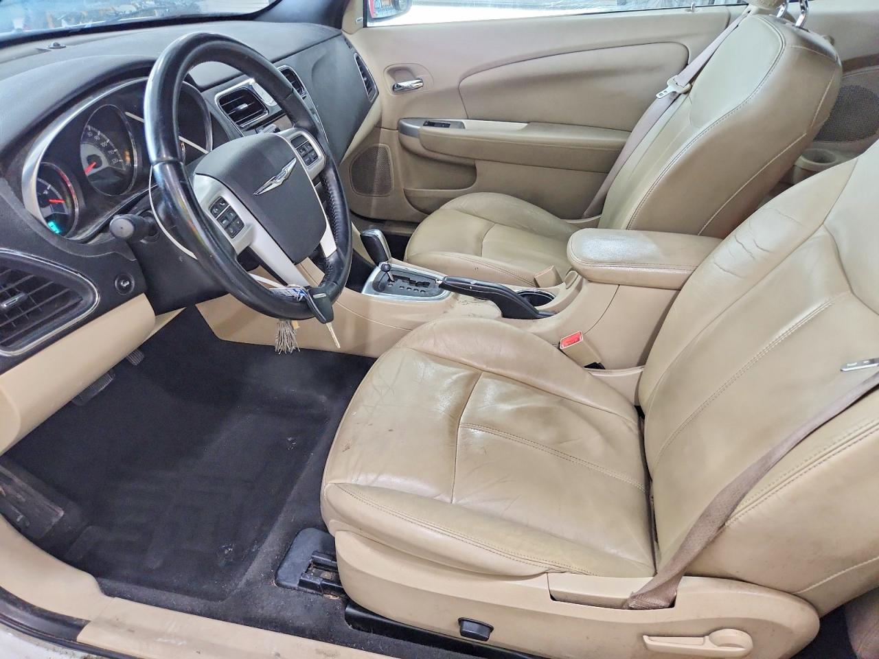 2012 Chrysler 200 Limited White vin: 1C3BCBFG5CN284902