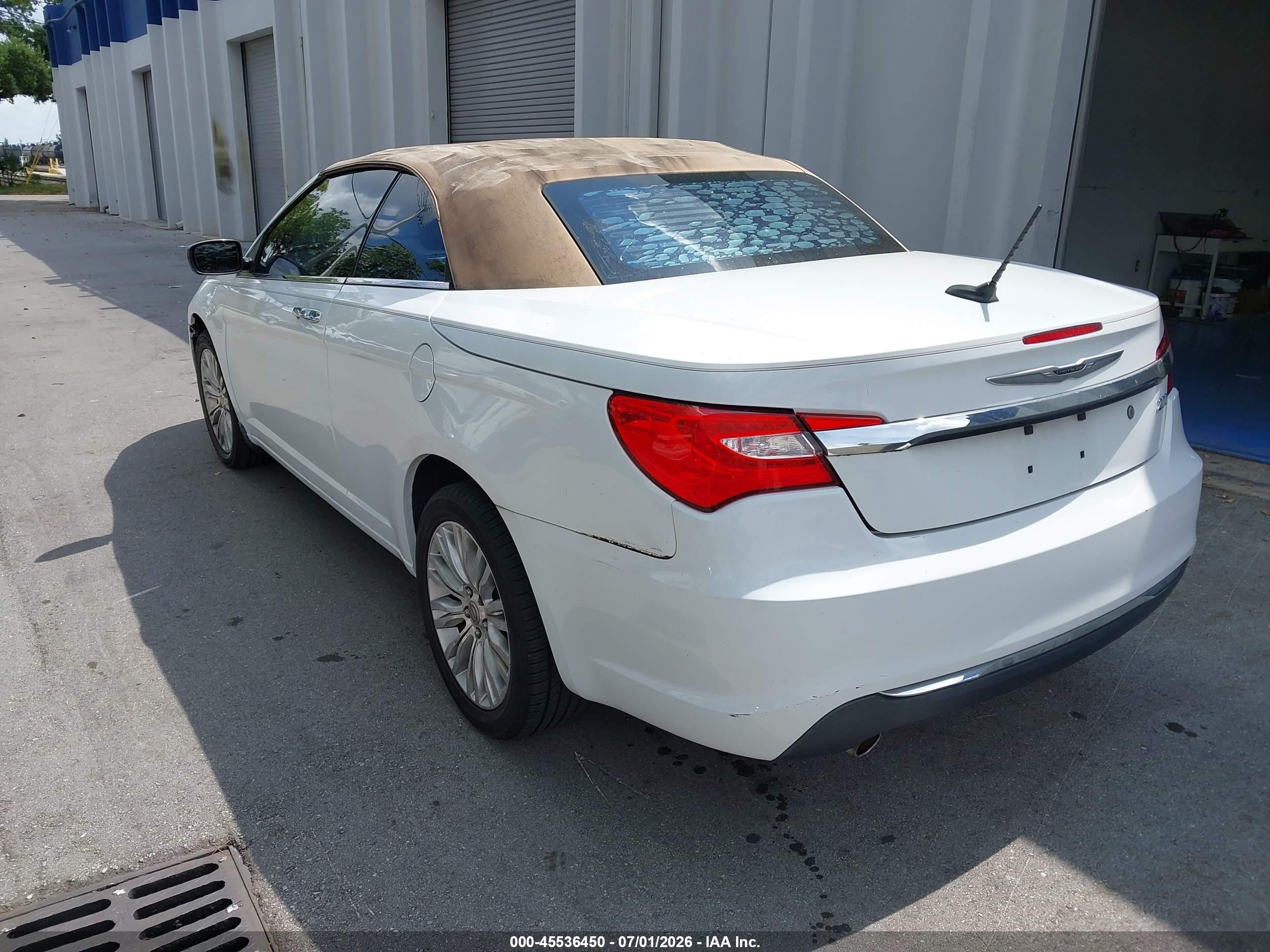2014 Chrysler 200 Limited White vin: 1C3BCBFG6EN156820