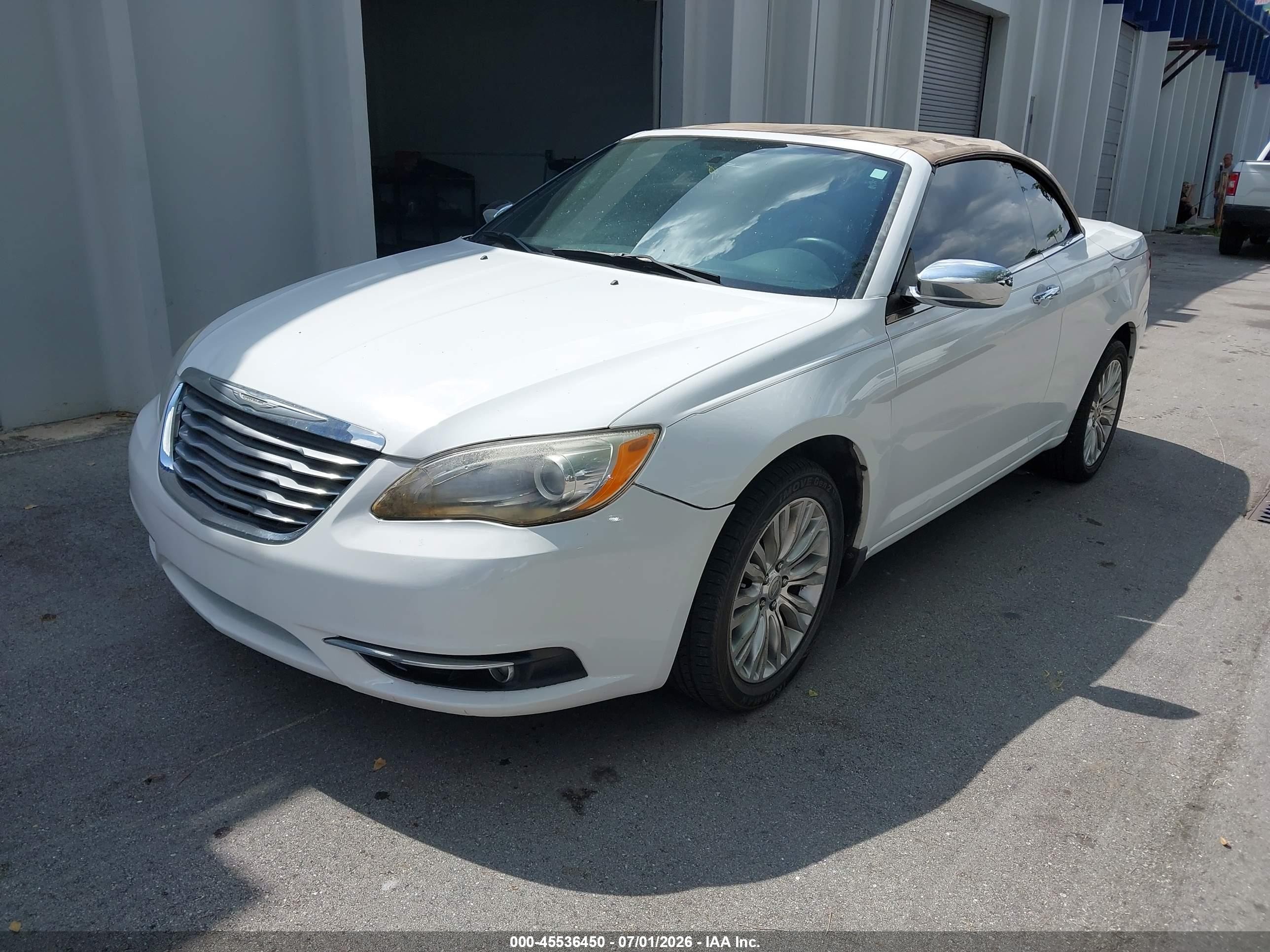 2014 Chrysler 200 Limited White vin: 1C3BCBFG6EN156820