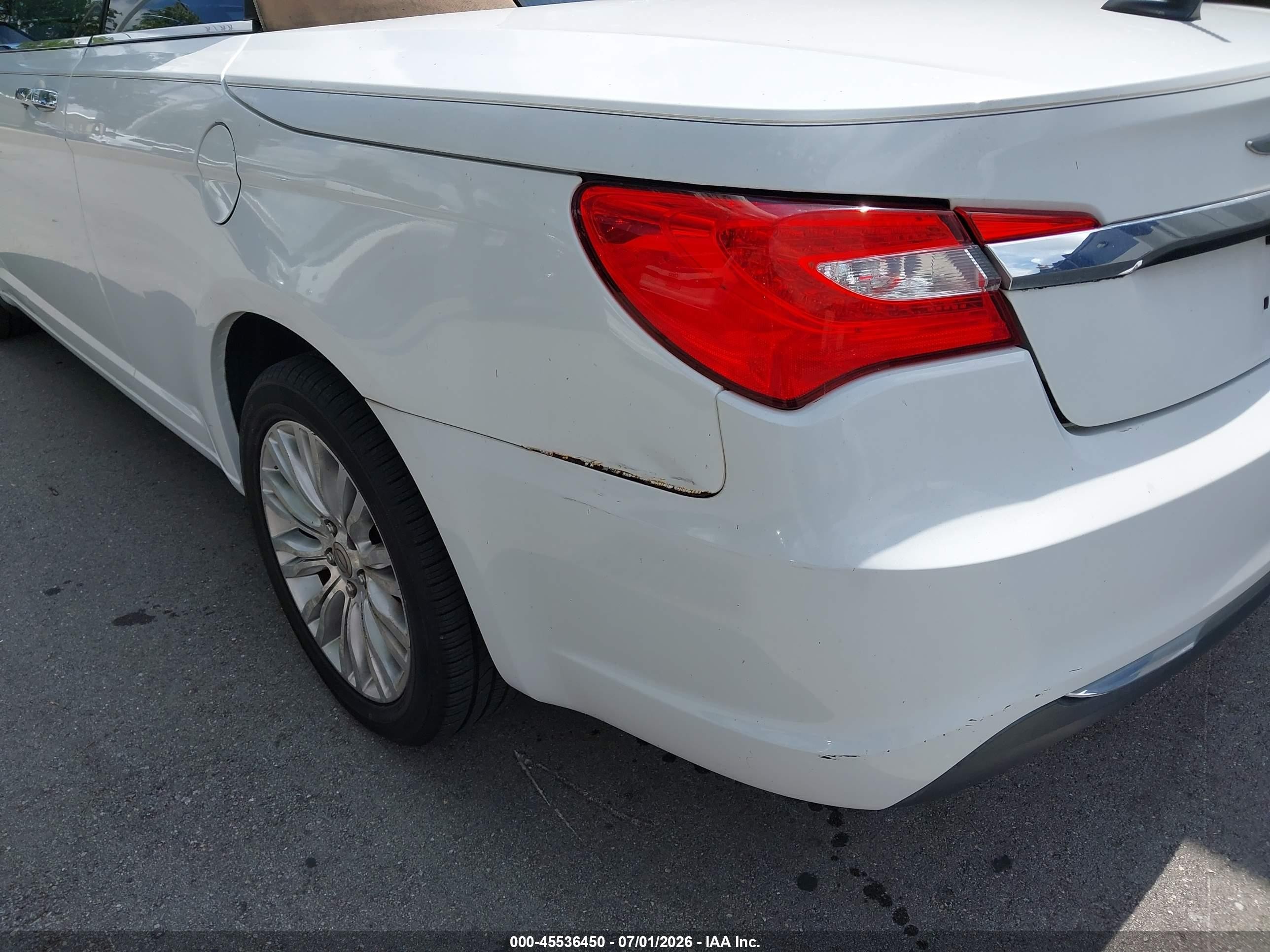 2014 Chrysler 200 Limited White vin: 1C3BCBFG6EN156820