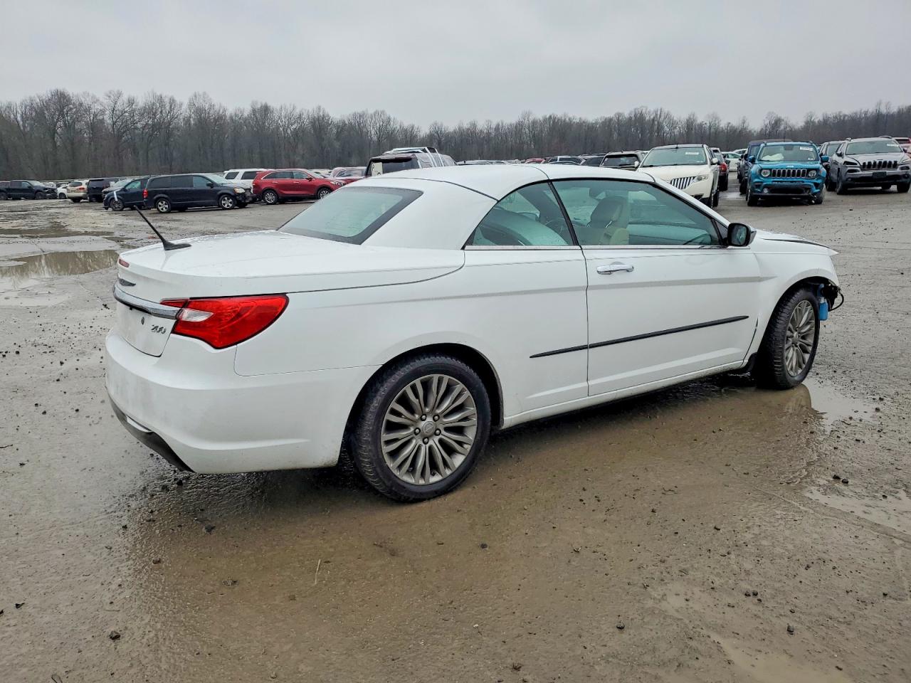 2013 Chrysler 200 Limited White vin: 1C3BCBFG8DN584158