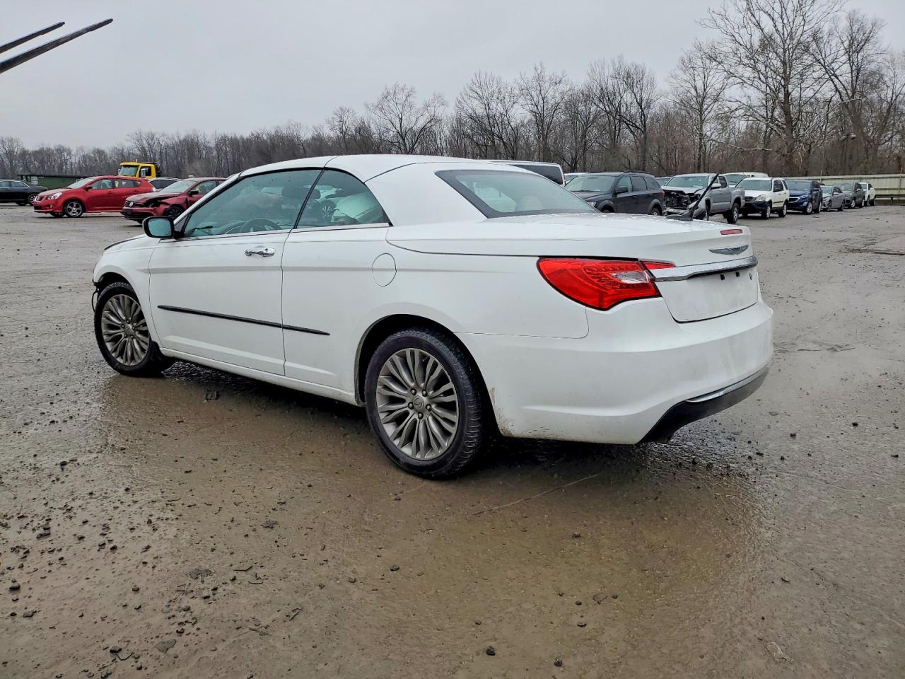 2013 Chrysler 200 Limited White vin: 1C3BCBFG8DN584158