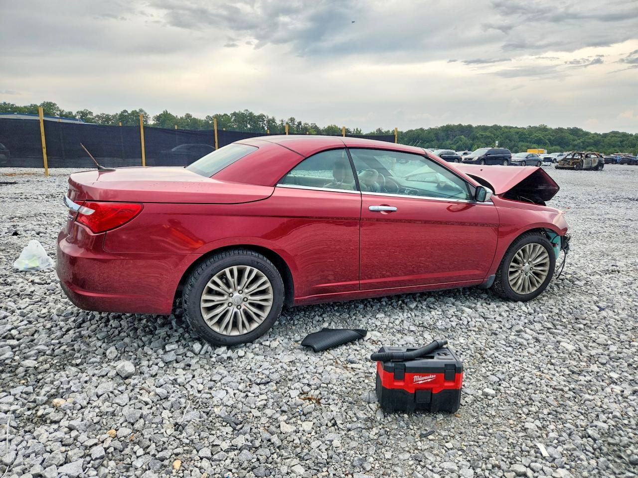 2013 Chrysler 200 Limited Burgundy vin: 1C3BCBFG9DN737243
