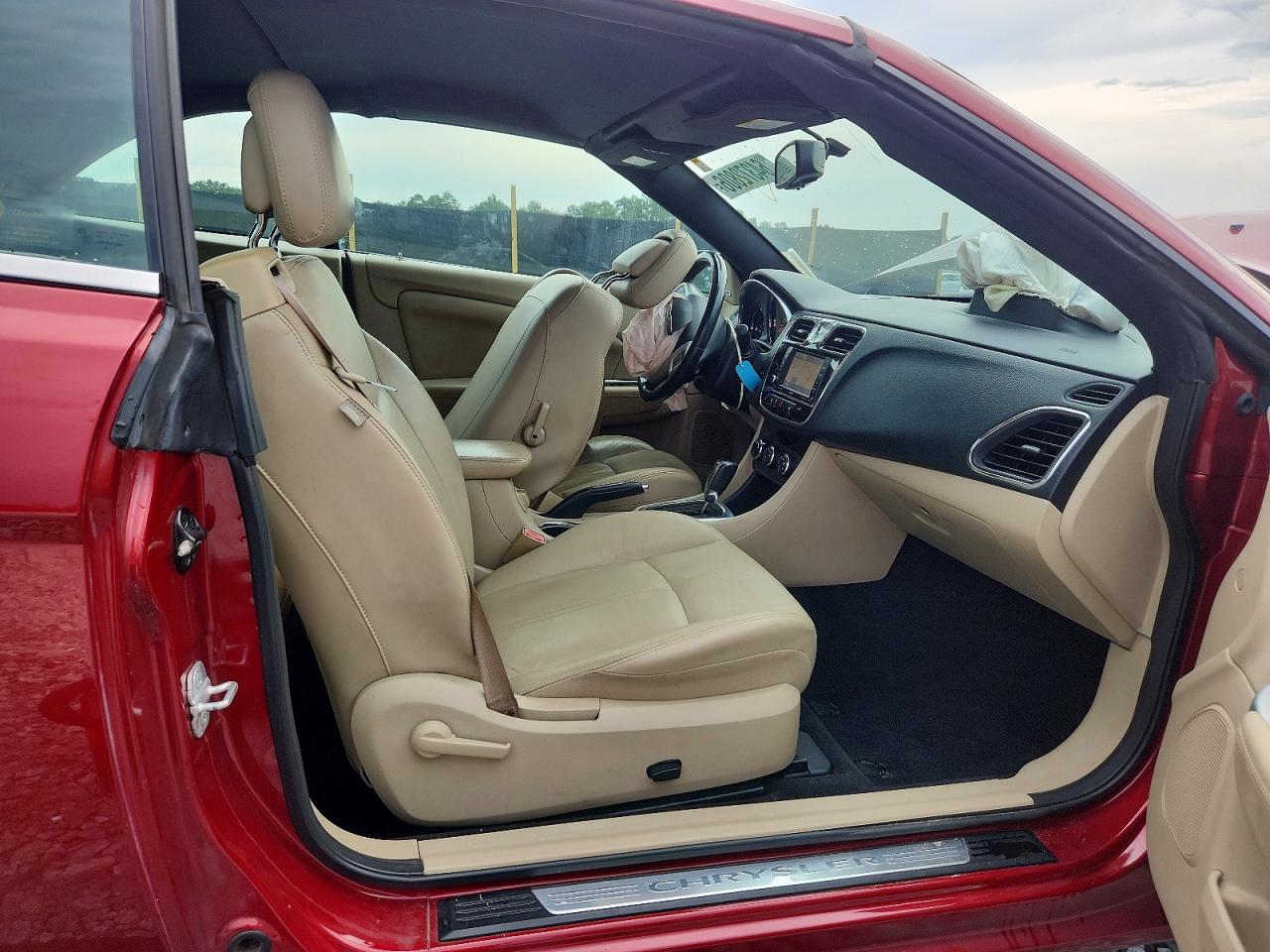 2013 Chrysler 200 Limited Burgundy vin: 1C3BCBFG9DN737243