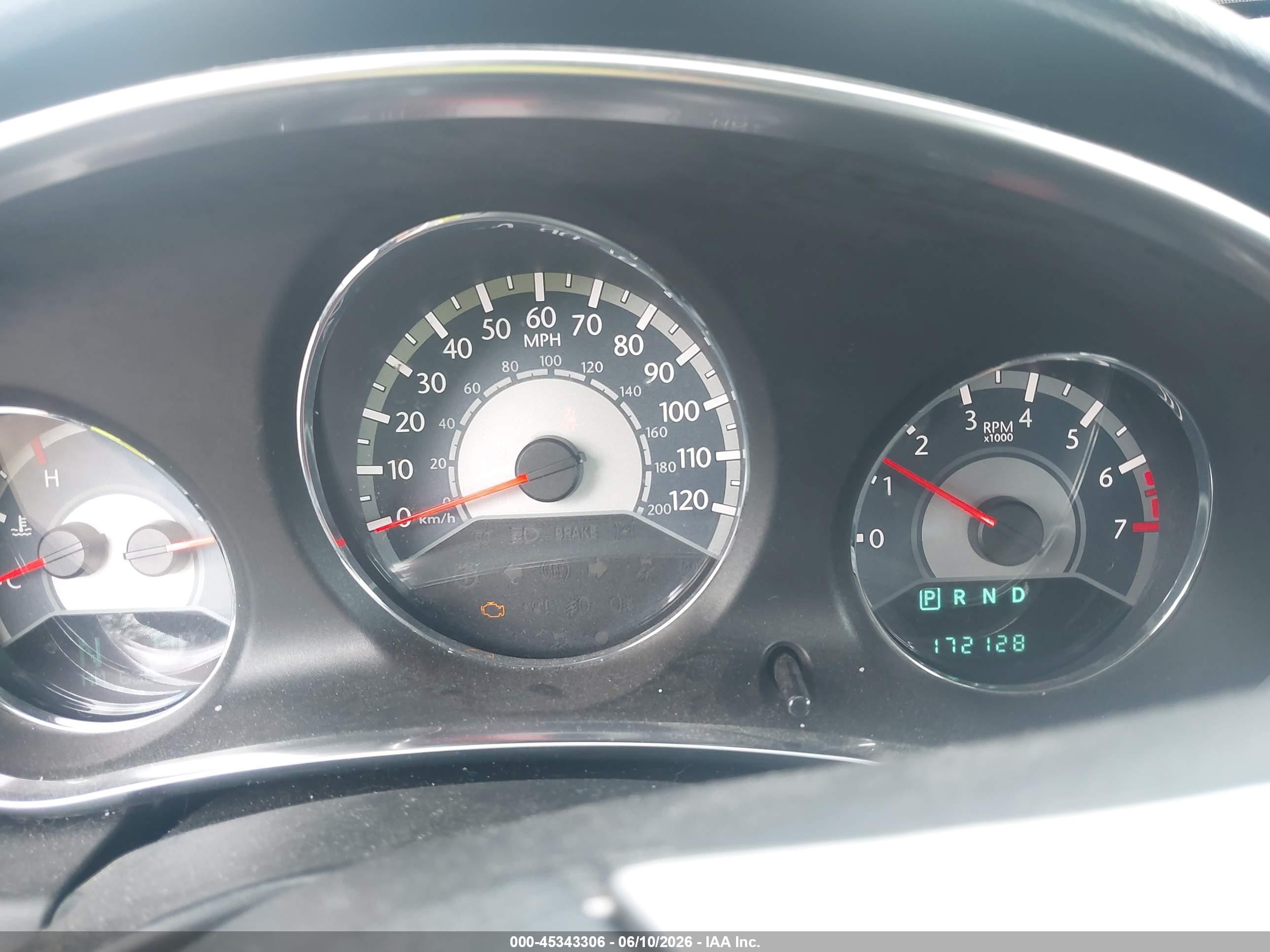 2013 Chrysler 200 Limited Серебряный vin: 1C3BCBFGXDN693530