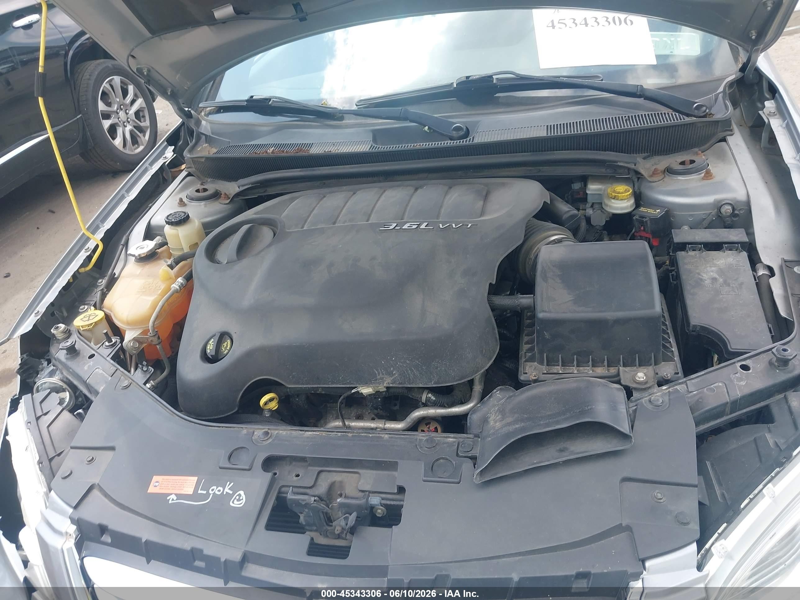 2013 Chrysler 200 Limited Серебряный vin: 1C3BCBFGXDN693530