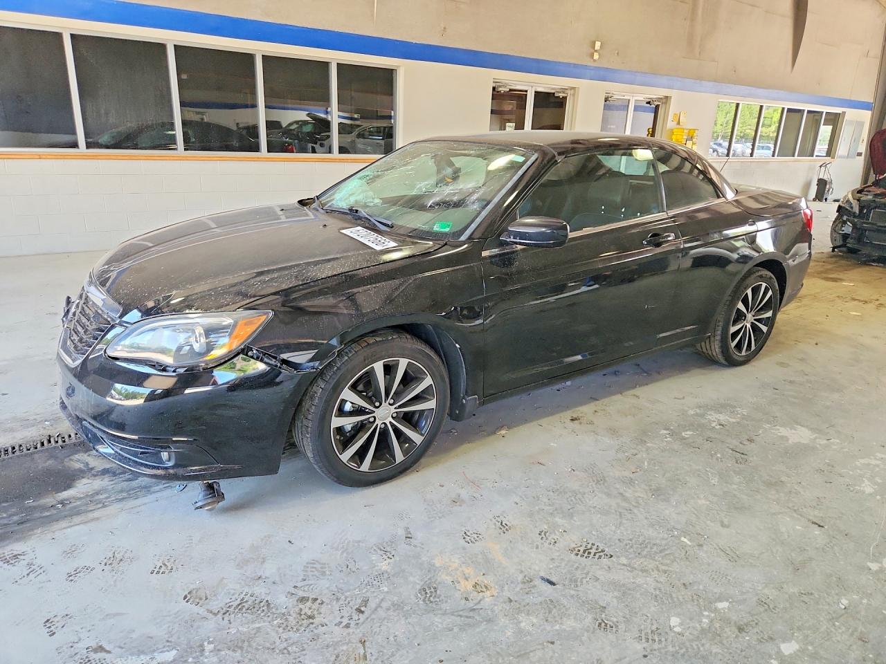 2013 Chrysler 200 S Черный vin: 1C3BCBGG0DN738330
