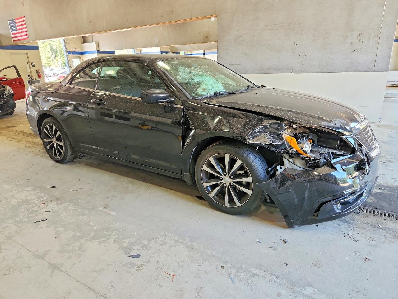 2013 Chrysler 200 S Черный vin: 1C3BCBGG0DN738330