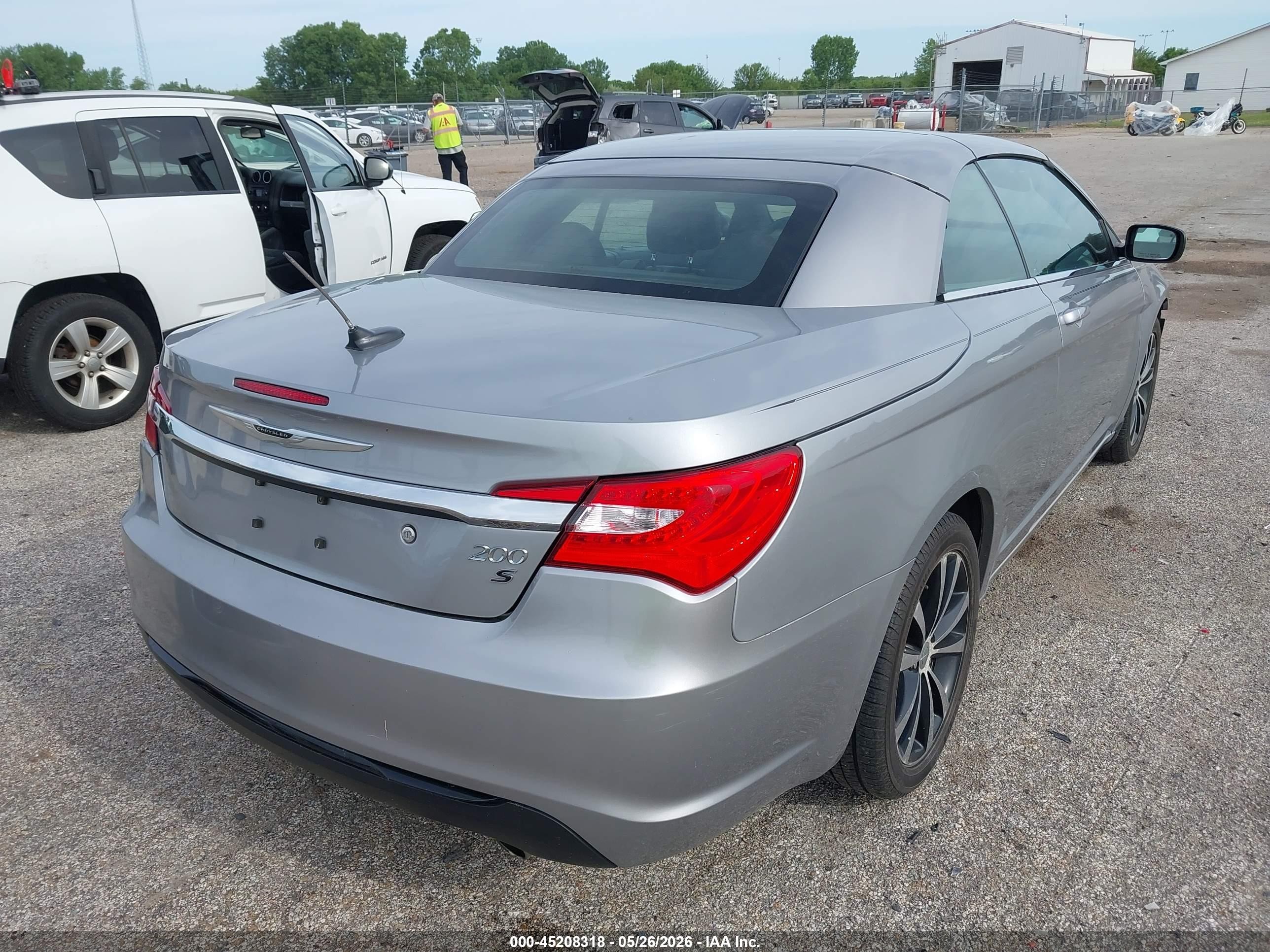 2013 Chrysler 200 S Silver vin: 1C3BCBGG1DN652864