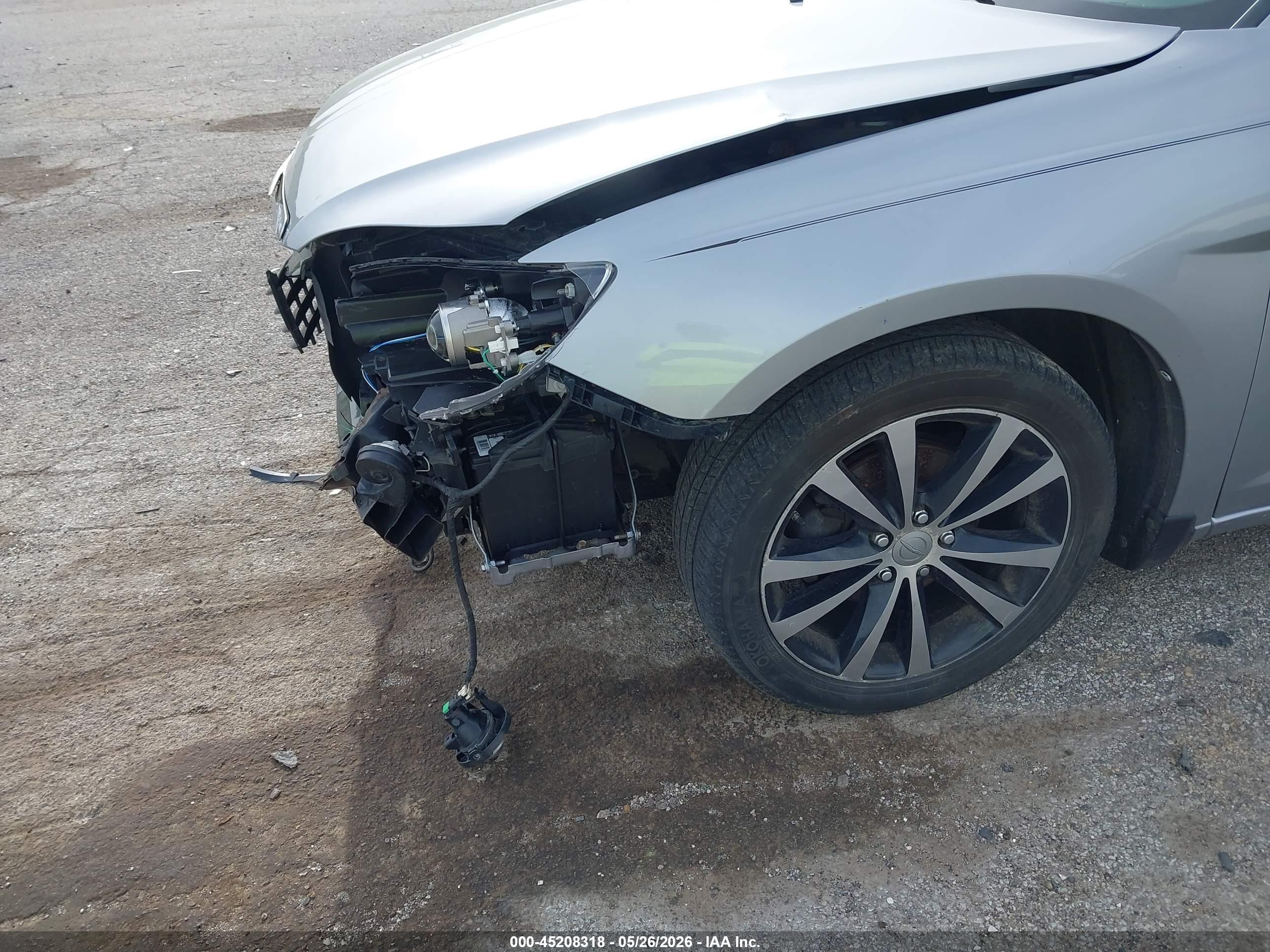 2013 Chrysler 200 S Silver vin: 1C3BCBGG1DN652864