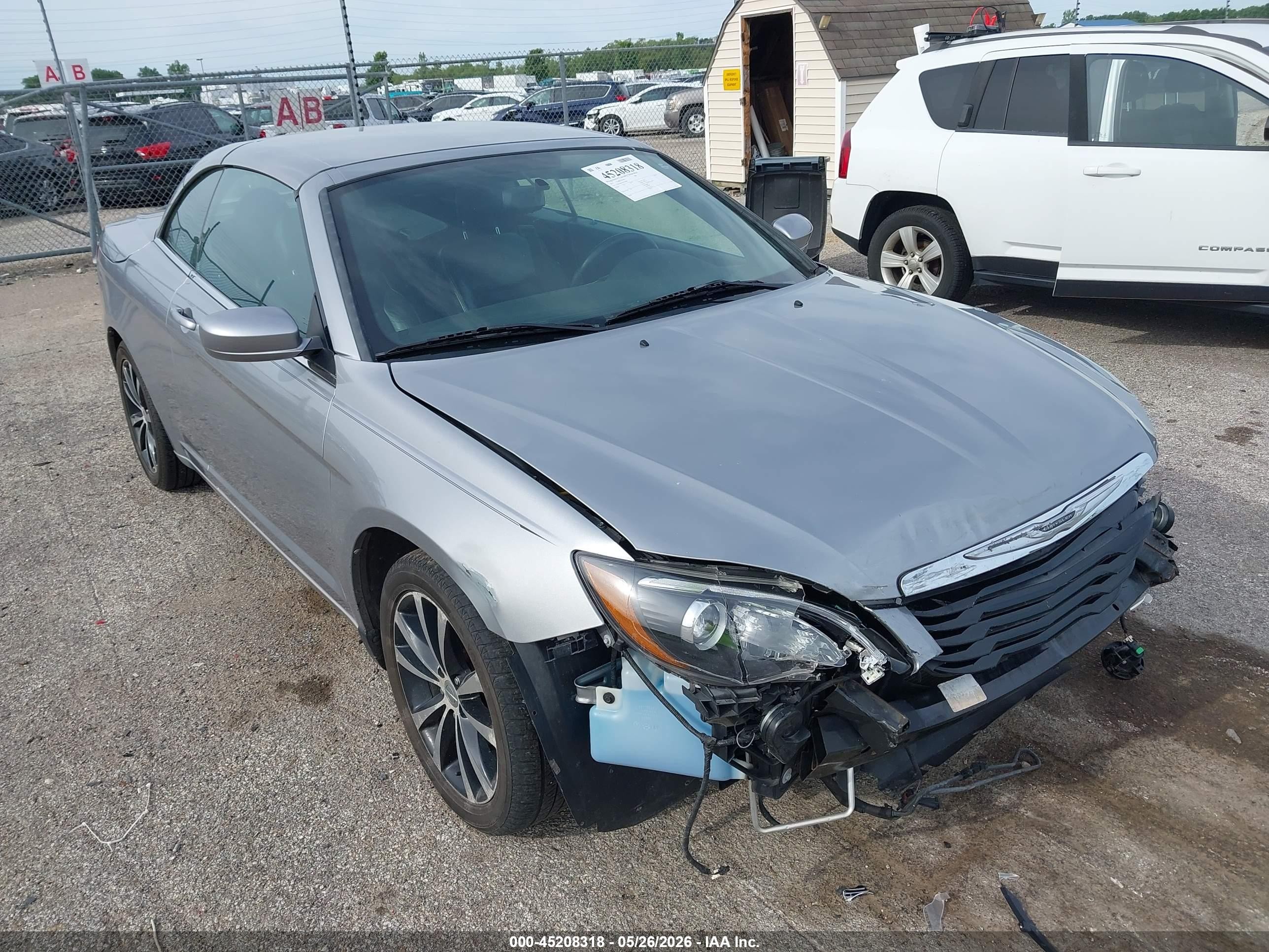 2013 Chrysler 200 S Silver vin: 1C3BCBGG1DN652864