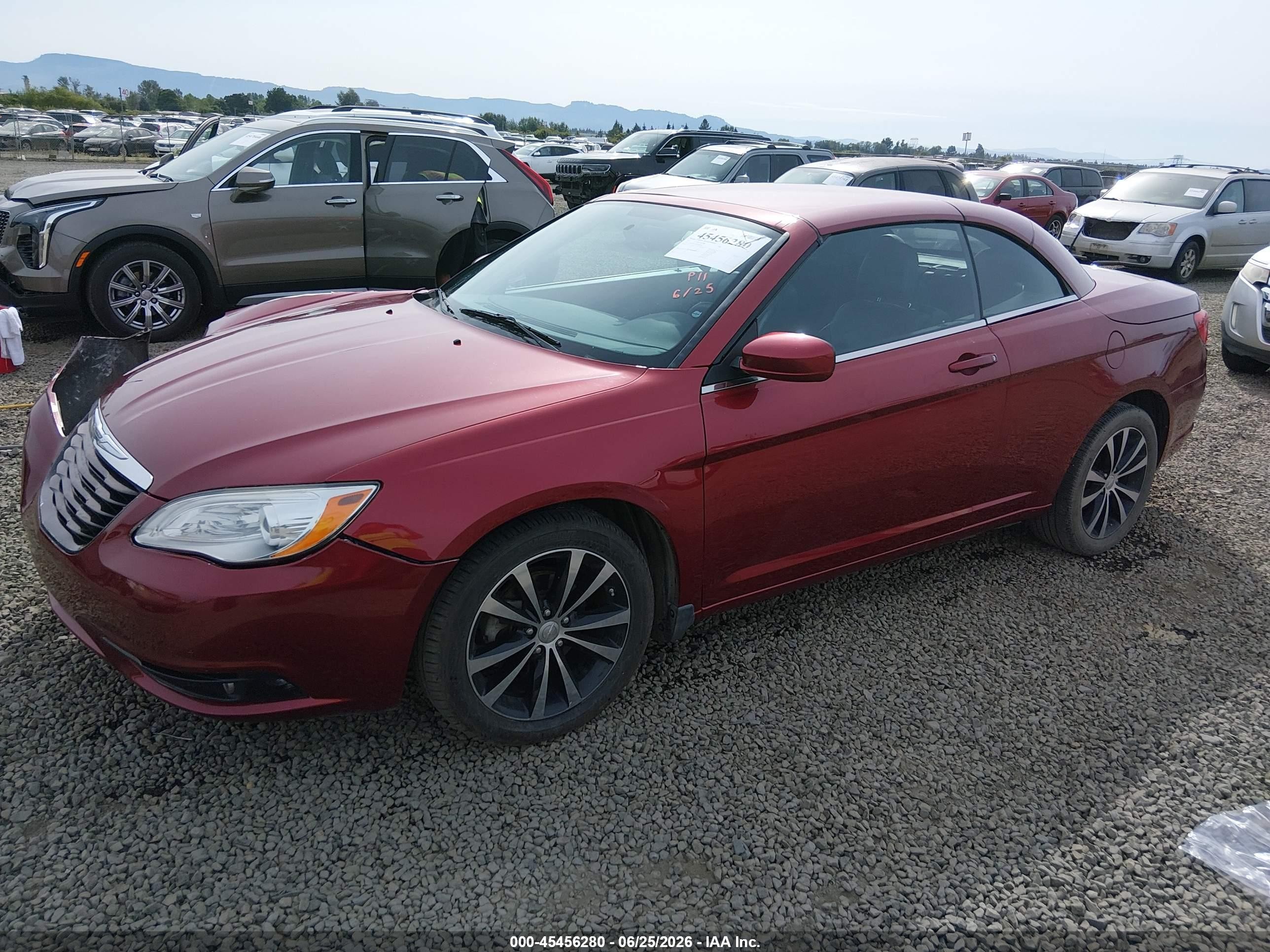 2013 Chrysler 200 S Красный vin: 1C3BCBGG9DN684901