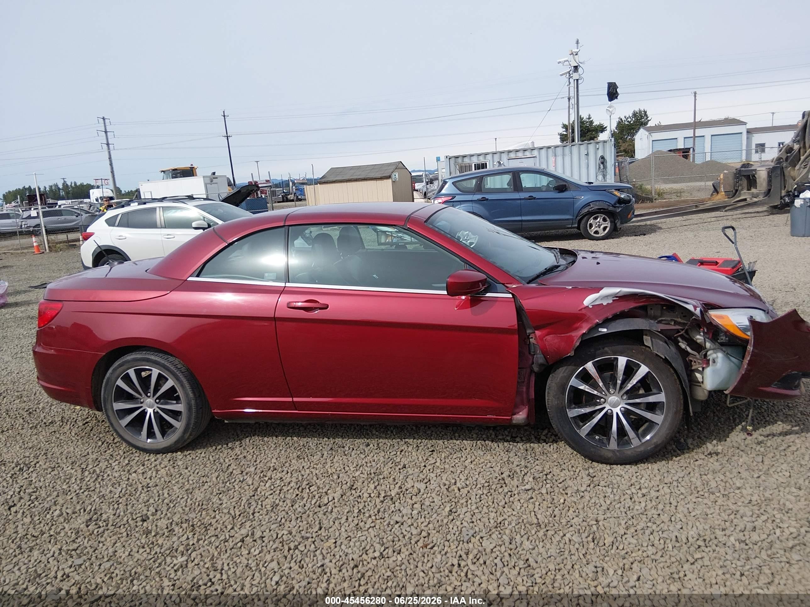 2013 Chrysler 200 S Красный vin: 1C3BCBGG9DN684901