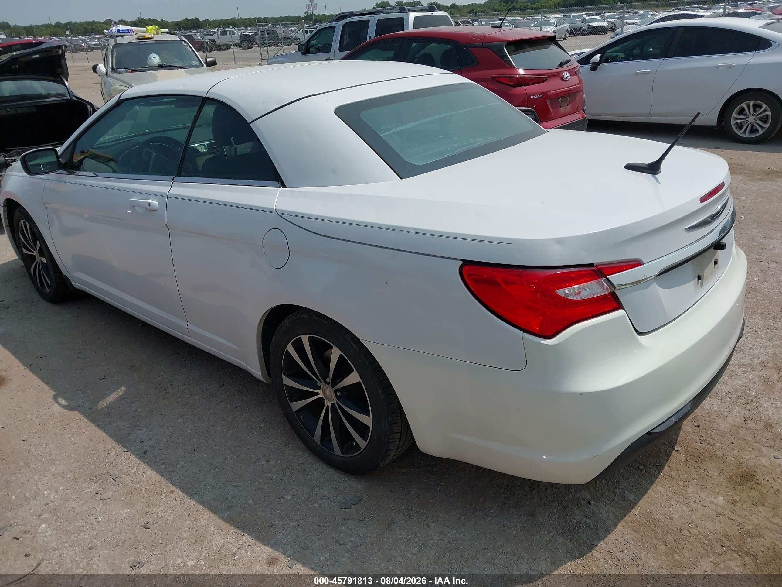 2012 Chrysler 200 S White vin: 1C3BCBGGXCN206212