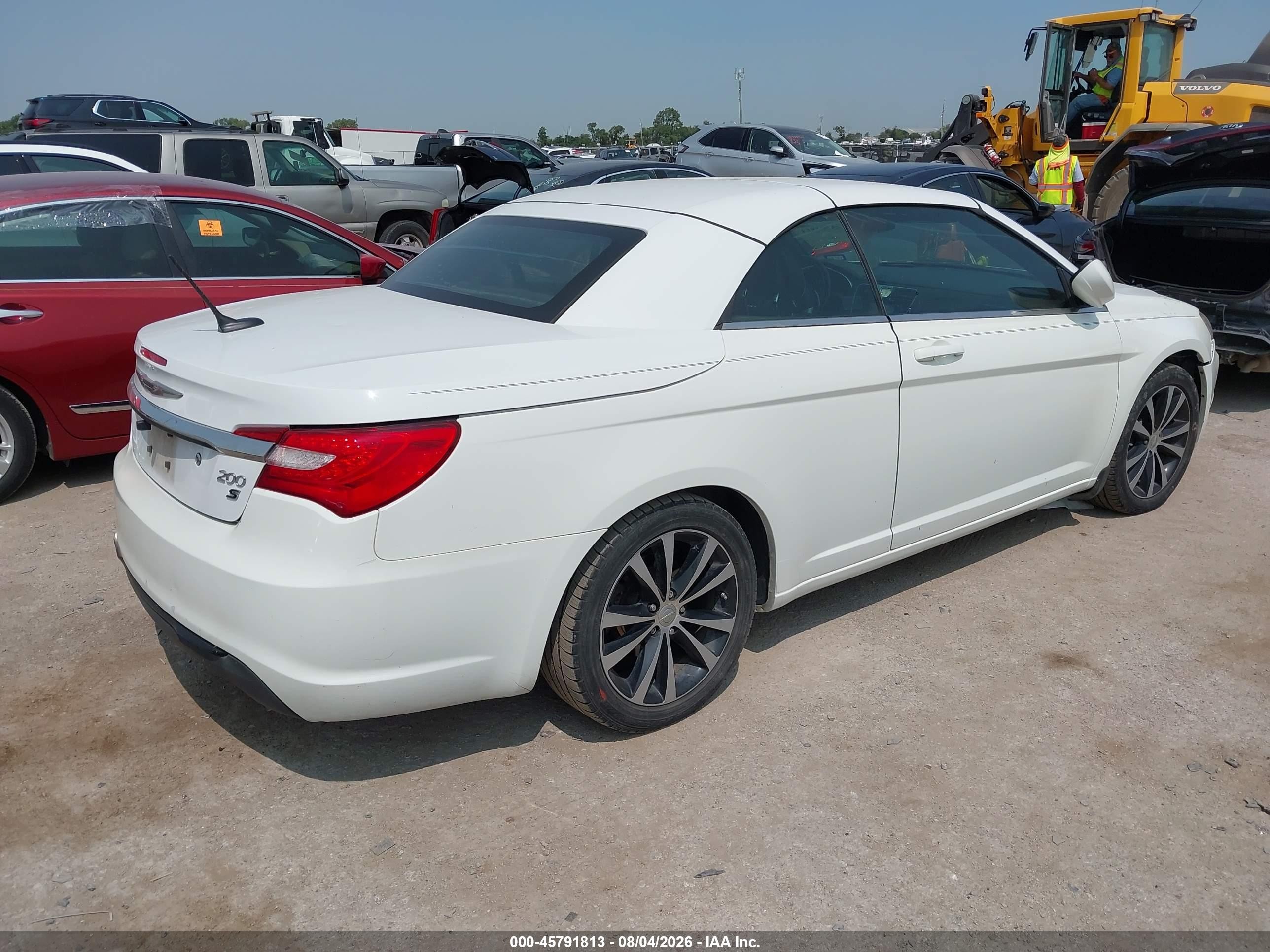 2012 Chrysler 200 S White vin: 1C3BCBGGXCN206212