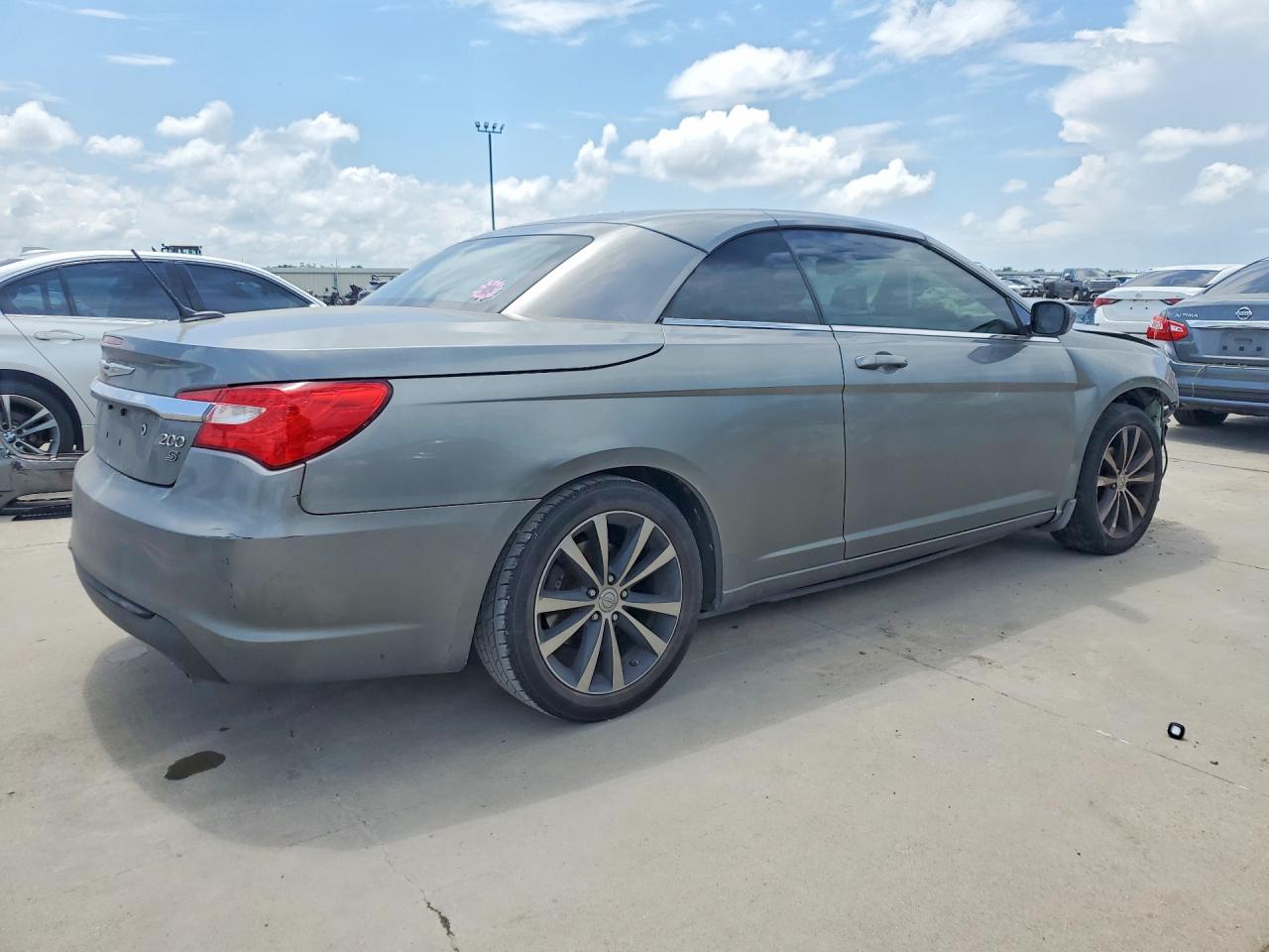 2013 Chrysler 200 S Gray vin: 1C3BCBGGXDN655374