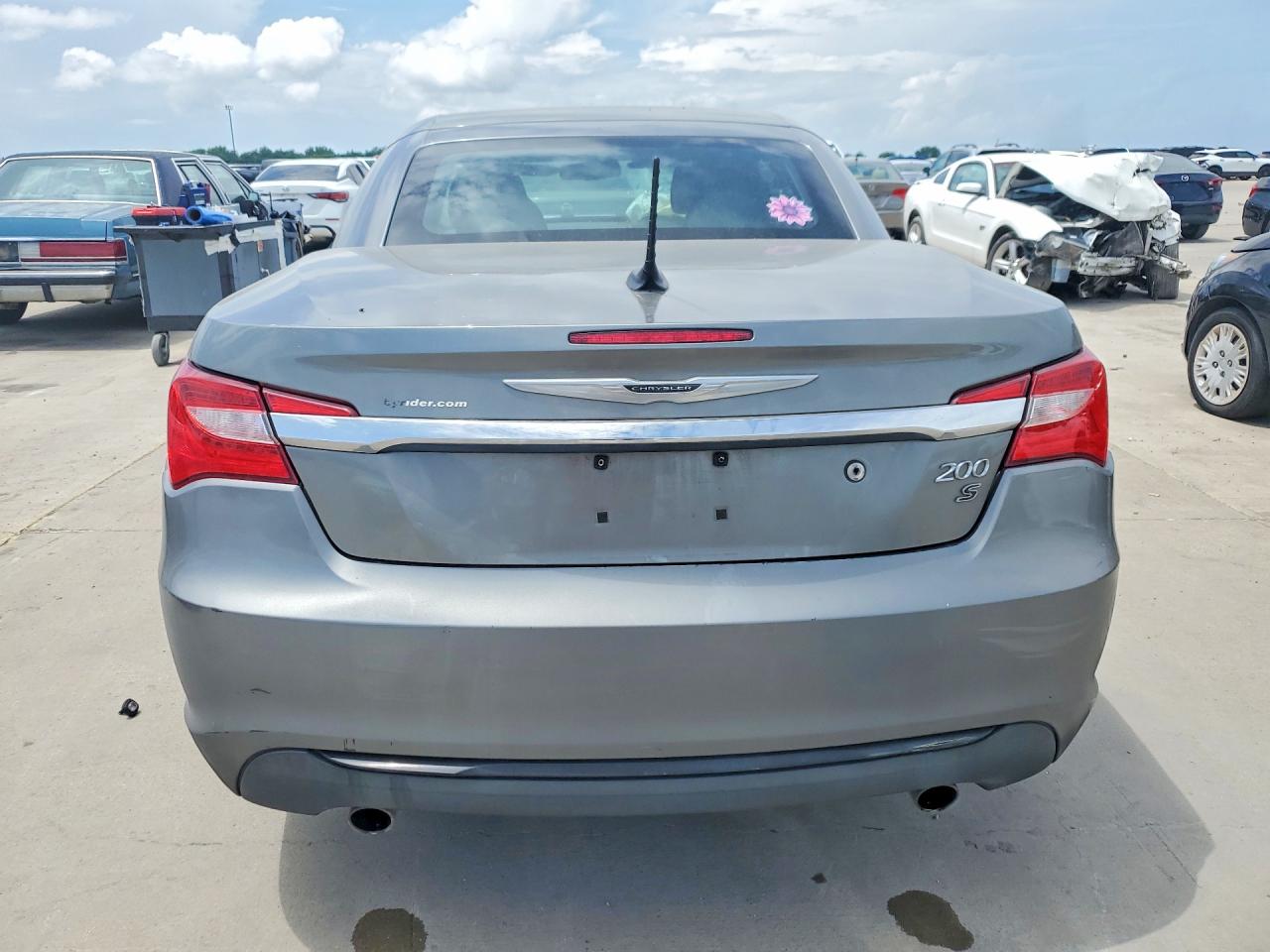 2013 Chrysler 200 S Gray vin: 1C3BCBGGXDN655374