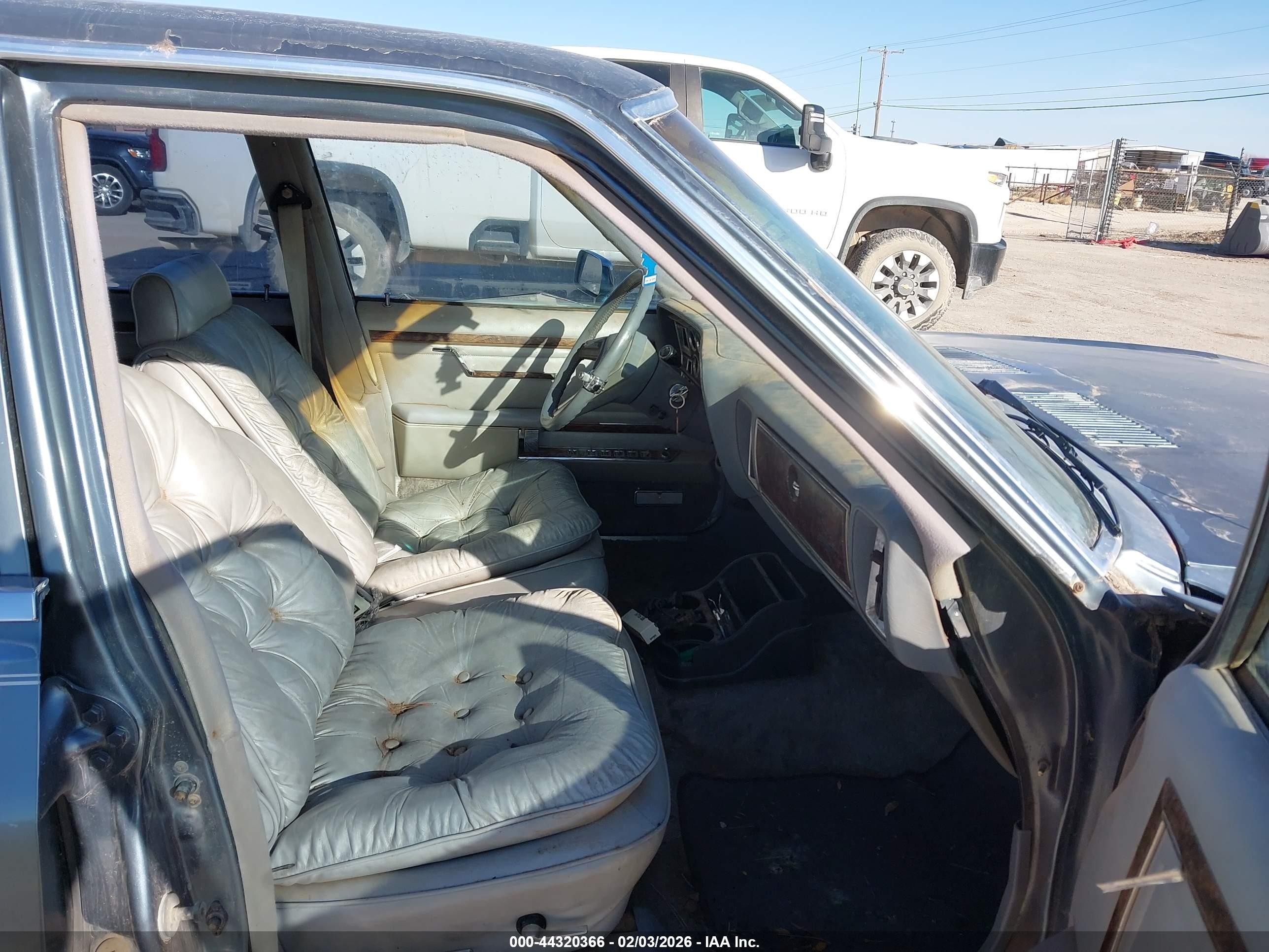 1986 Chrysler Fifth Avenue   Blue vin: 1C3BF66P2GX594059