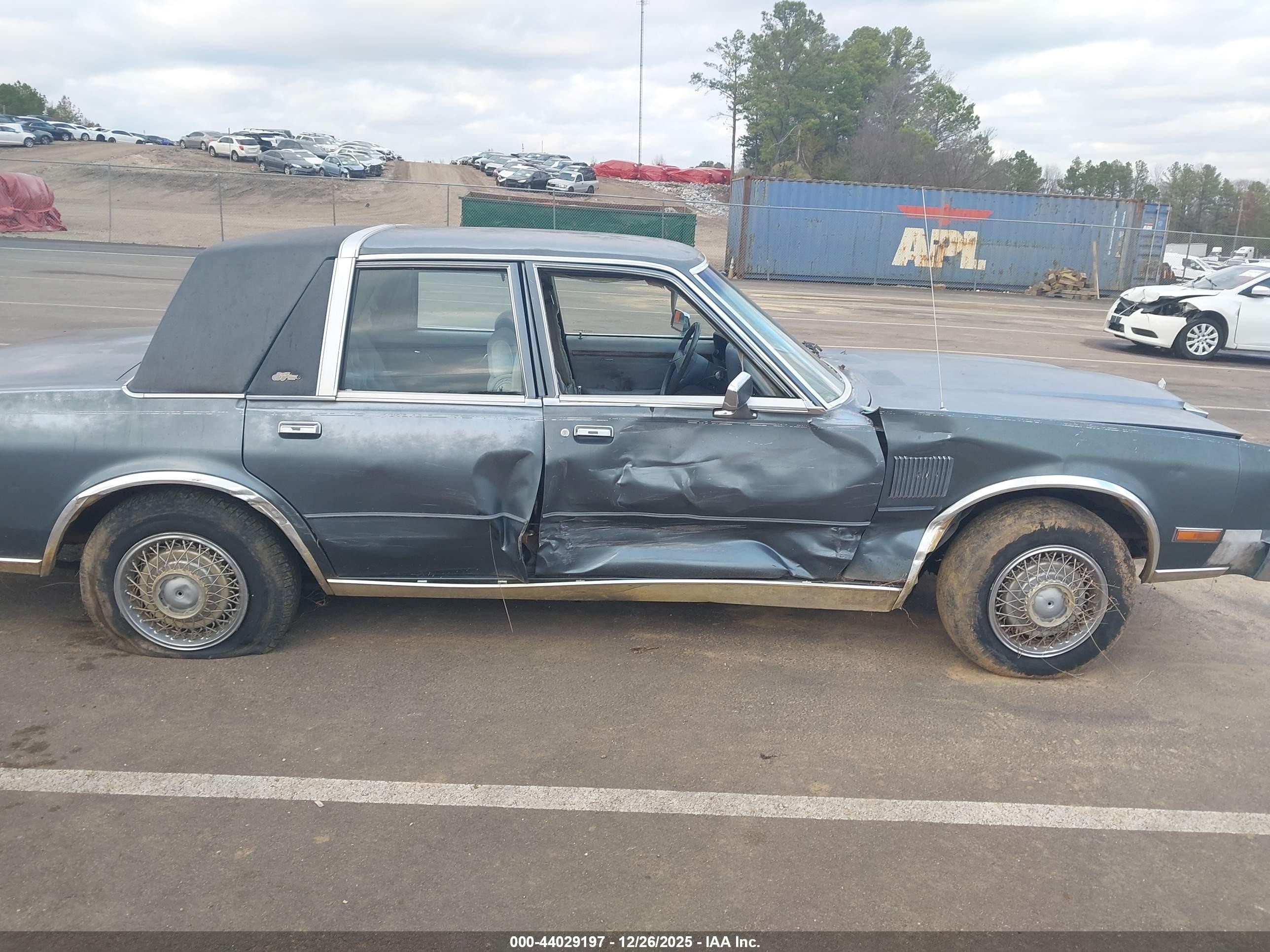 1987 Chrysler Fifth Avenue   Teal vin: 1C3BF66P2HX718915