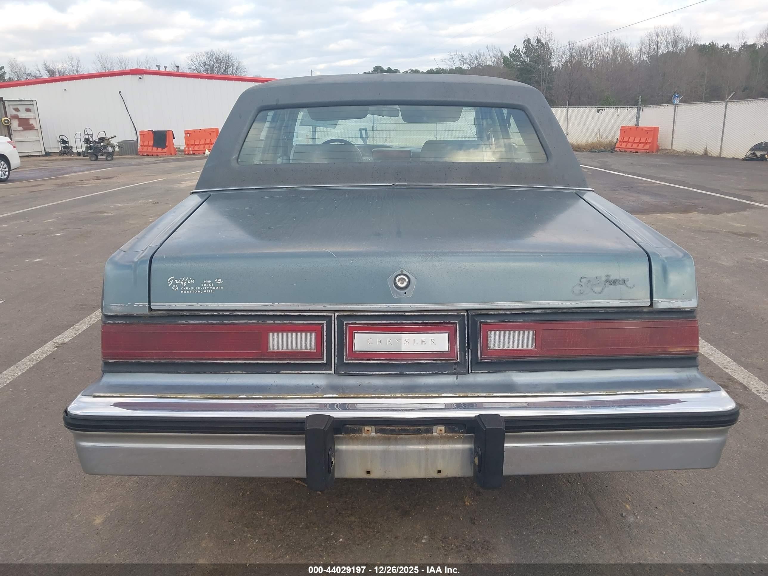 1987 Chrysler Fifth Avenue   Teal vin: 1C3BF66P2HX718915