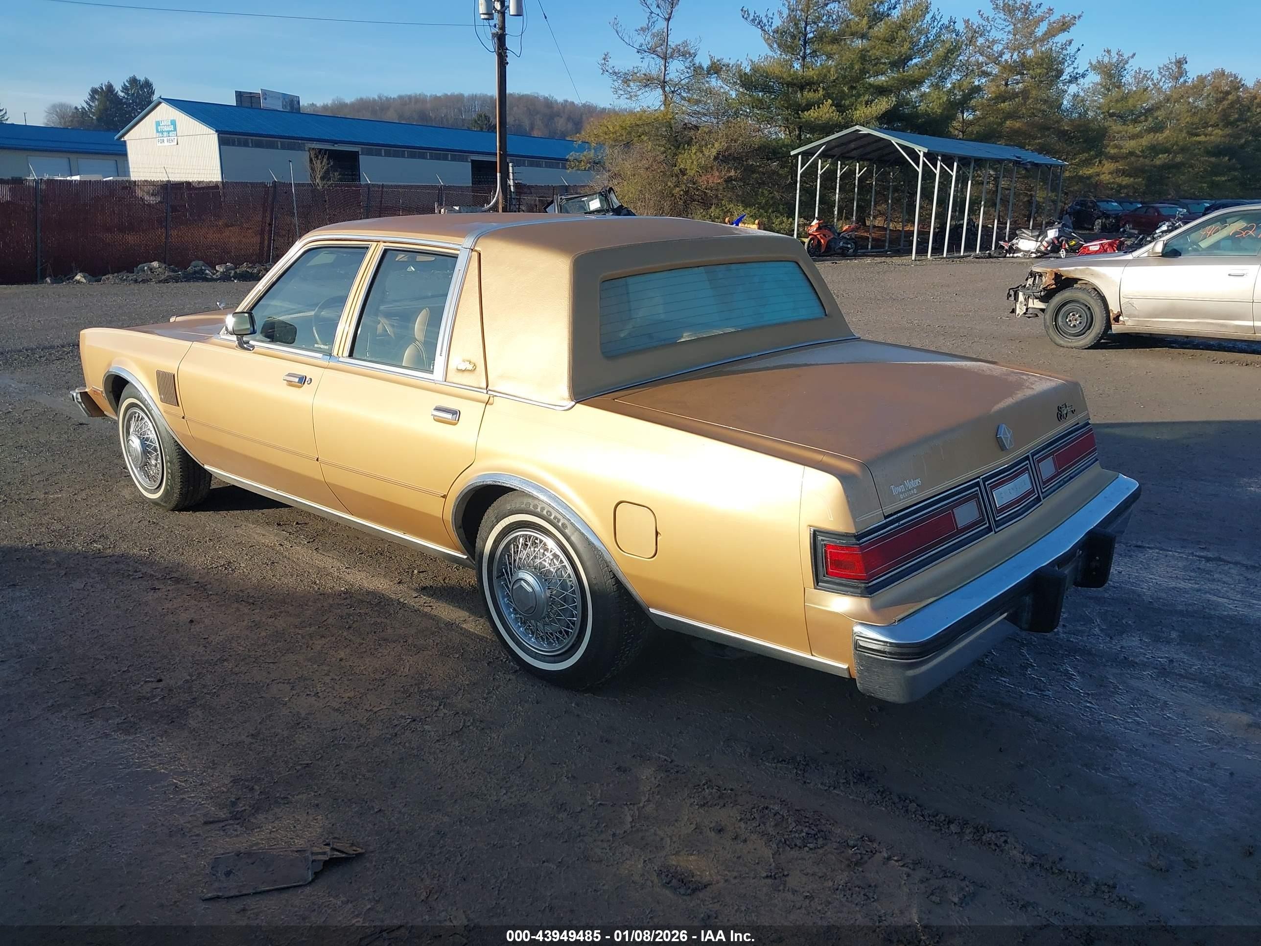 1985 Chrysler Fifth Avenue   Gold vin: 1C3BF66P4FX669004