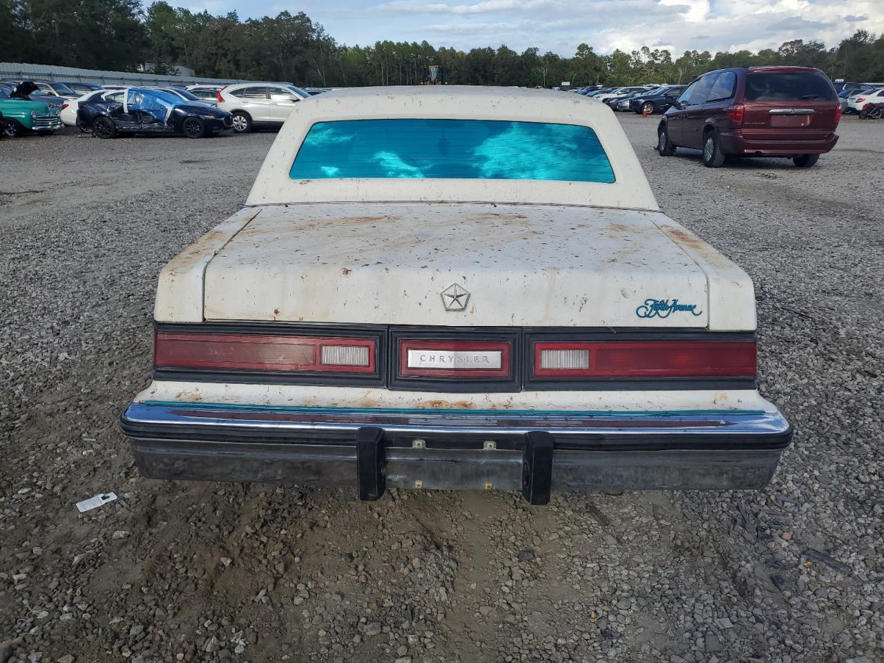 1986 Chrysler Fifth Avenue White vin: 1C3BF66P5GX521316