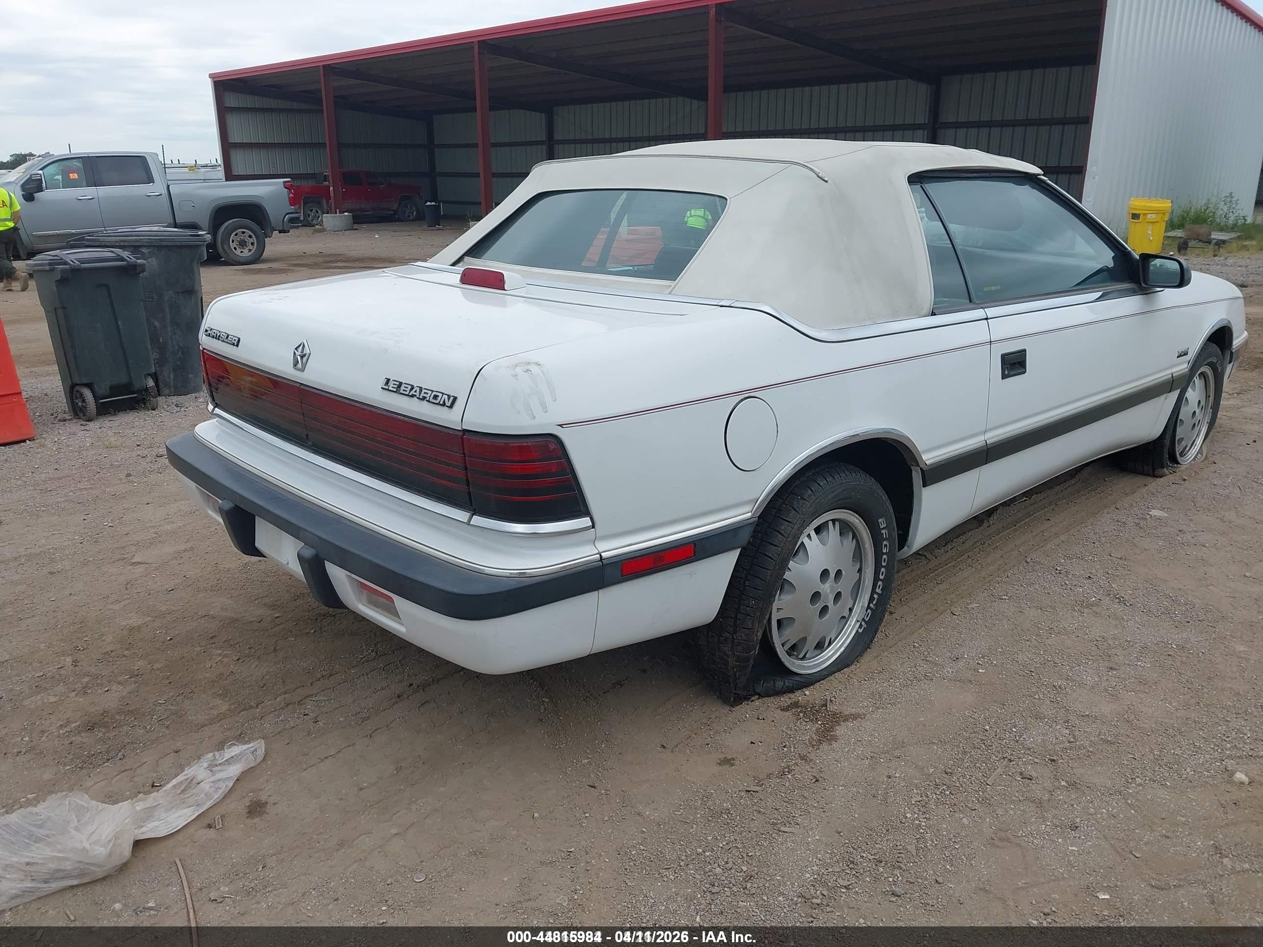 1988 Chrysler Lebaron Premium White vin: 1C3BJ55E8JG306772