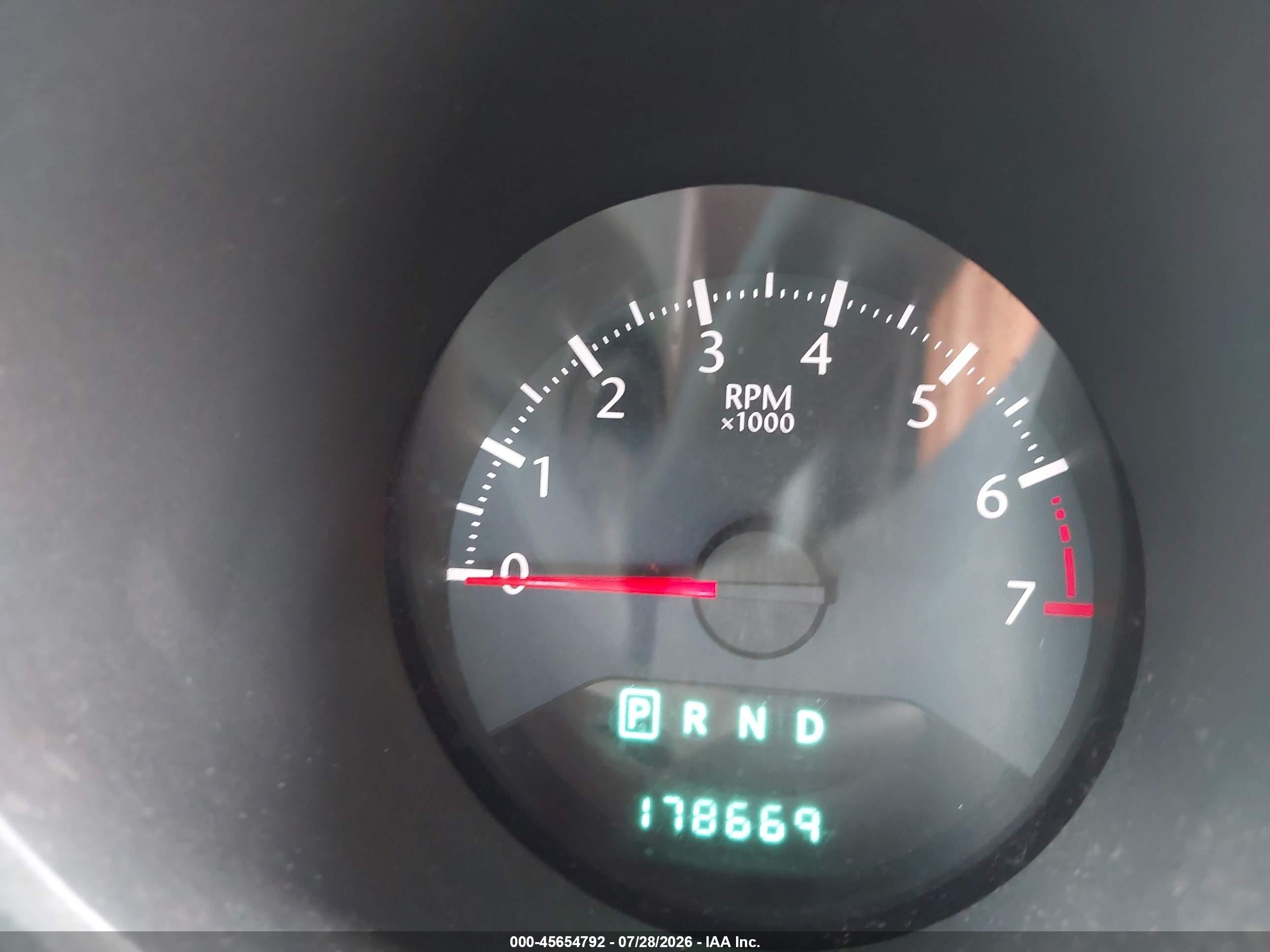 2010 Chrysler Sebring Touring Серебряный vin: 1C3CC4FB1AN183809