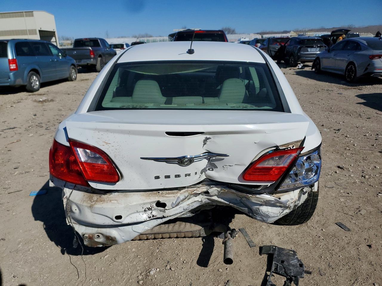 2010 Chrysler Sebring Touring White vin: 1C3CC4FB3AN217748