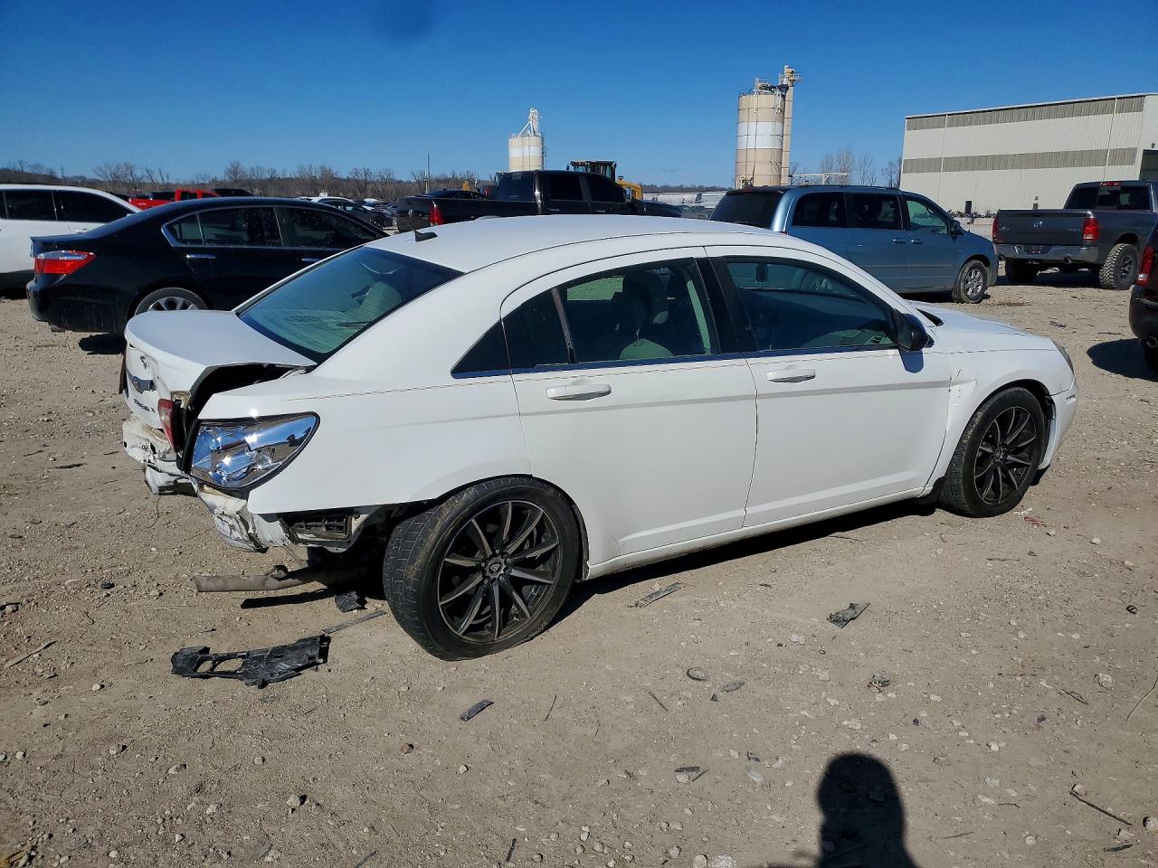 2010 Chrysler Sebring Touring White vin: 1C3CC4FB3AN217748