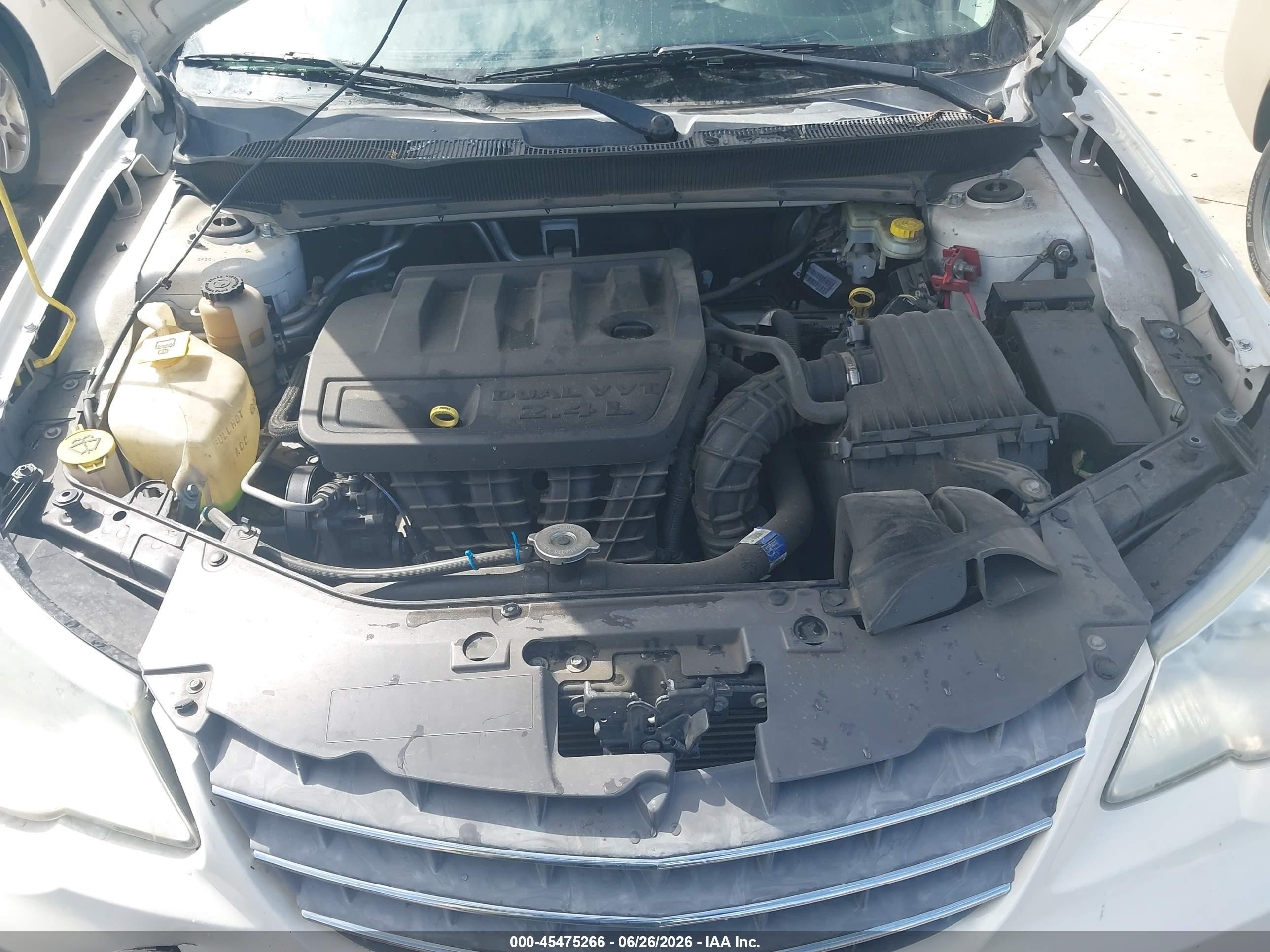 2010 Chrysler Sebring Touring White vin: 1C3CC4FB7AN137935