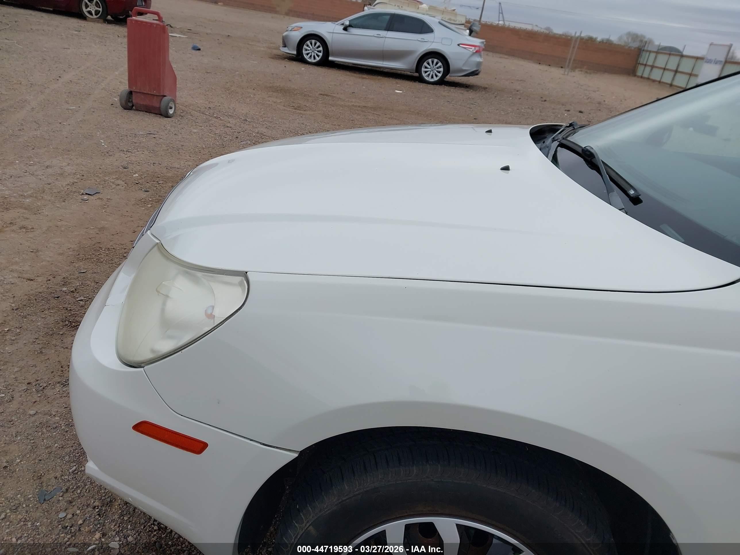 2010 Chrysler Sebring Touring White vin: 1C3CC4FB9AN173593