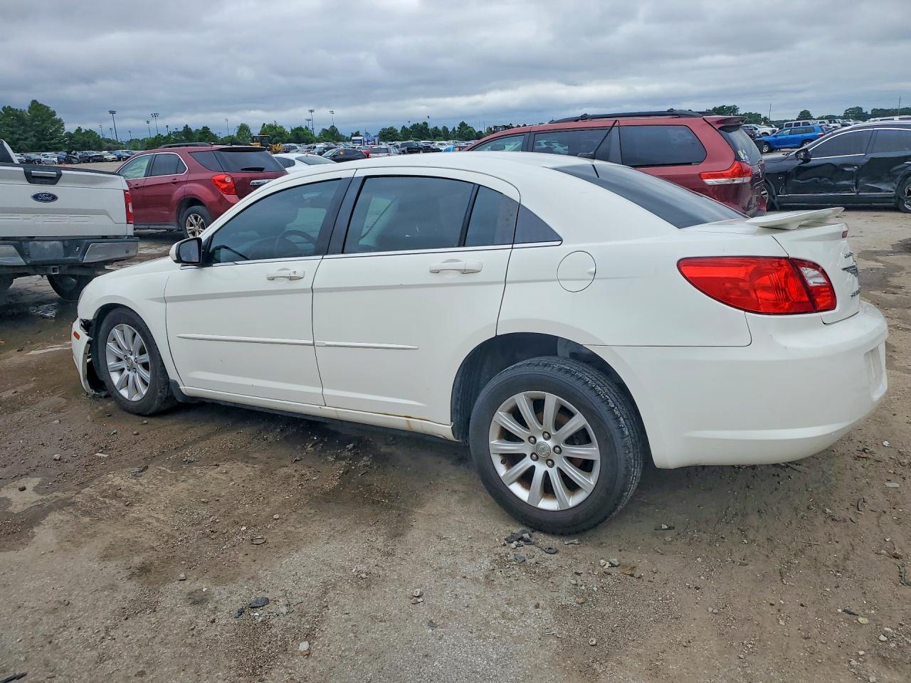 2010 Chrysler Sebring Limited Белый vin: 1C3CC5FB3AN147884