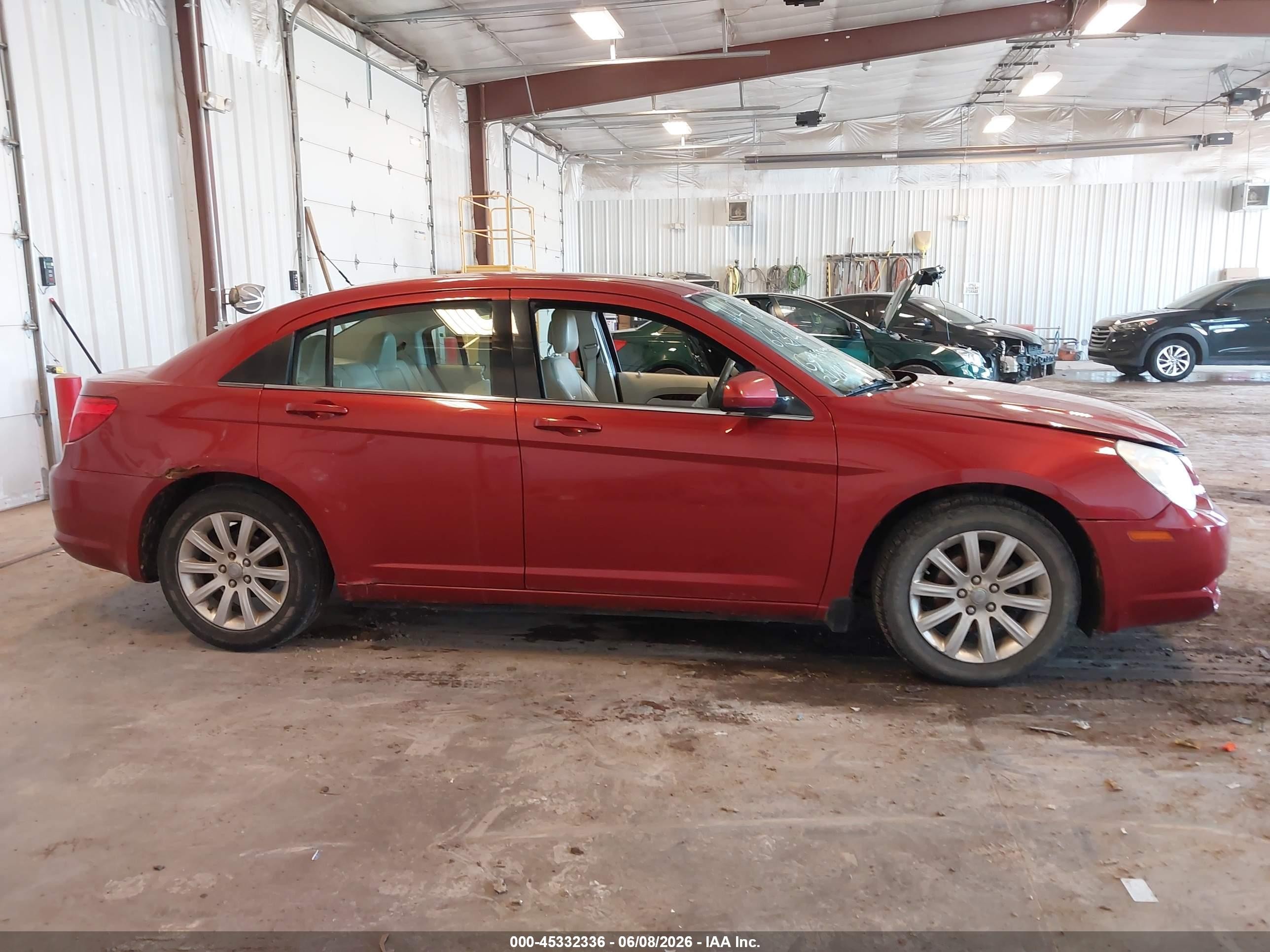 2010 Chrysler Sebring Limited Red vin: 1C3CC5FB3AN232188