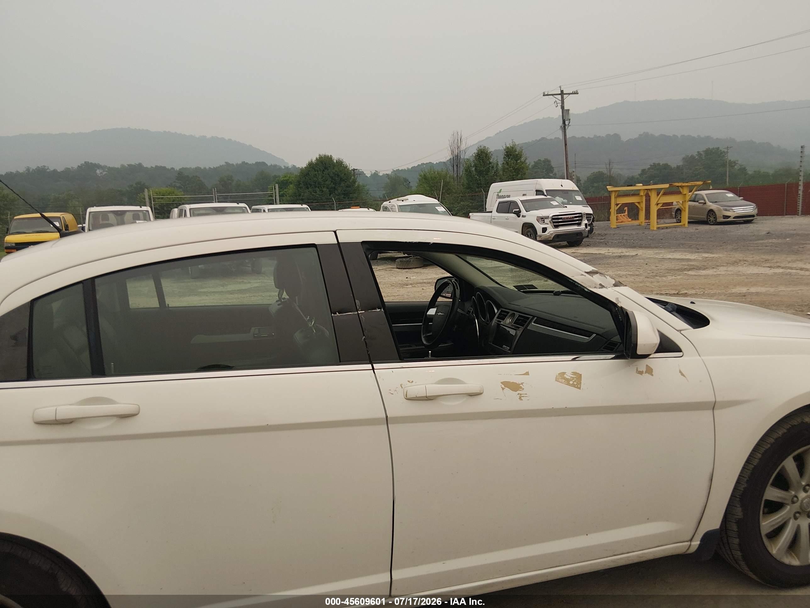 2010 Chrysler Sebring Limited Белый vin: 1C3CC5FB4AN162927
