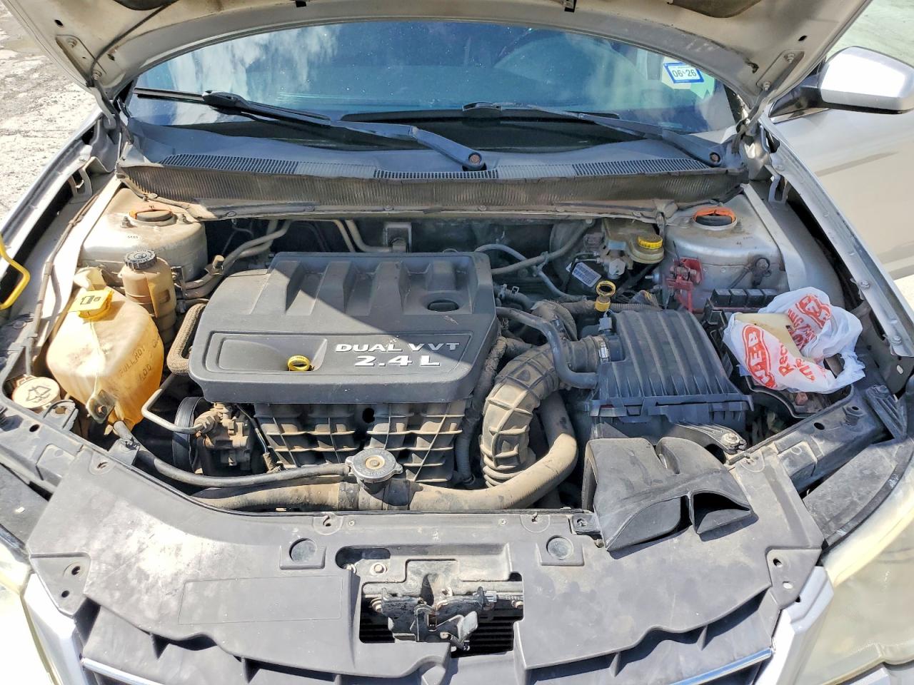 2010 Chrysler Sebring Limited Silver vin: 1C3CC5FB6AN135437
