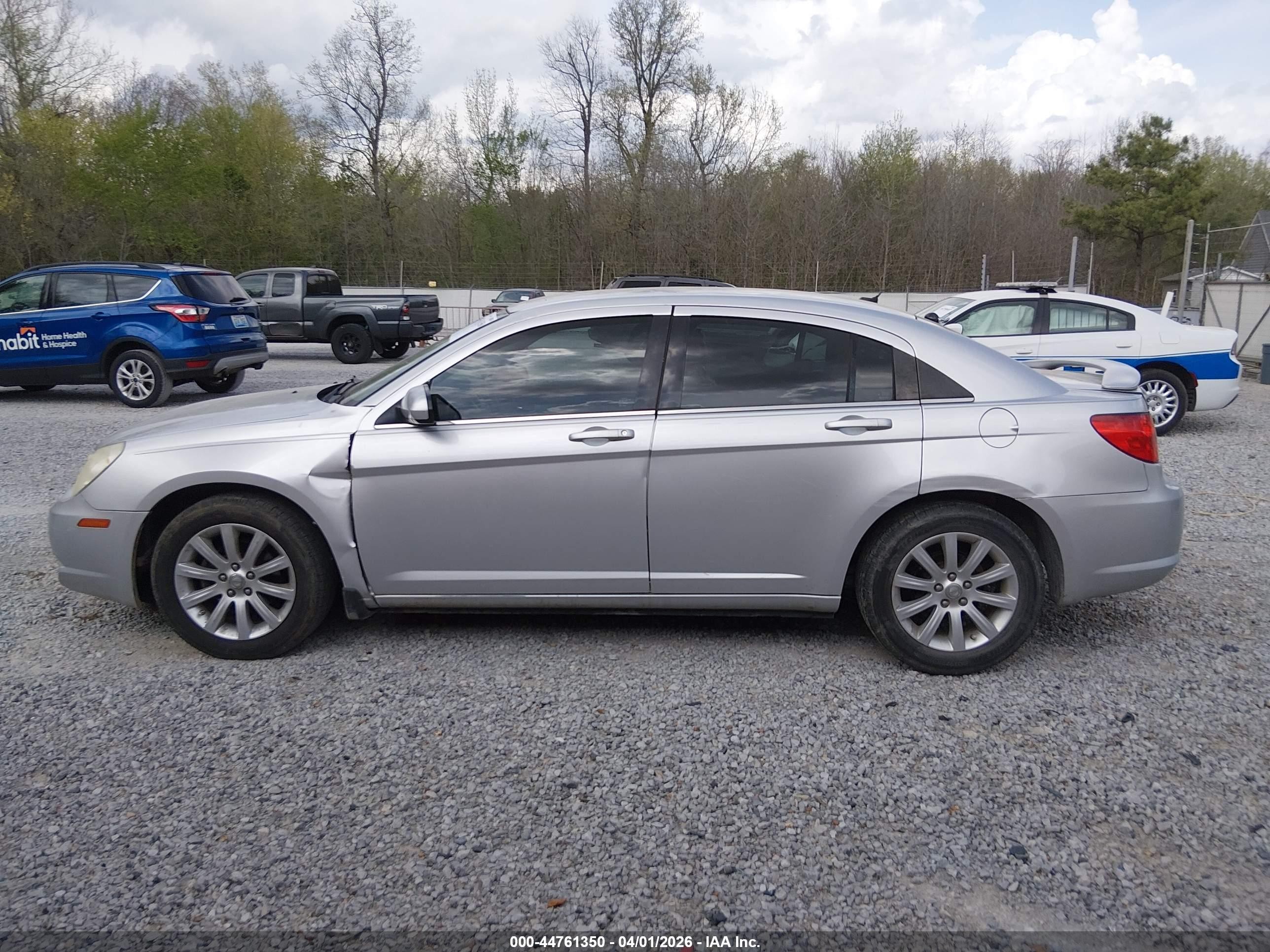 2010 Chrysler Sebring Limited Silver vin: 1C3CC5FB6AN187876