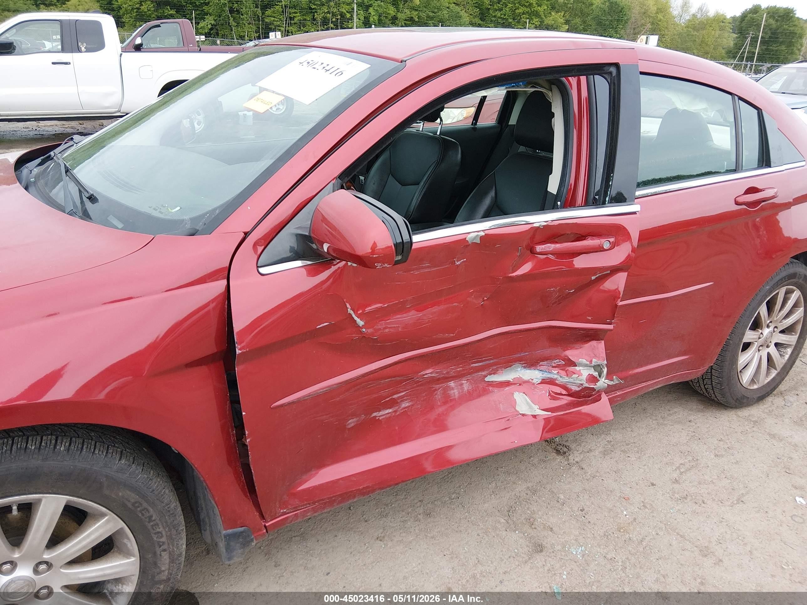 2010 Chrysler Sebring Limited Red vin: 1C3CC5FB9AN166360