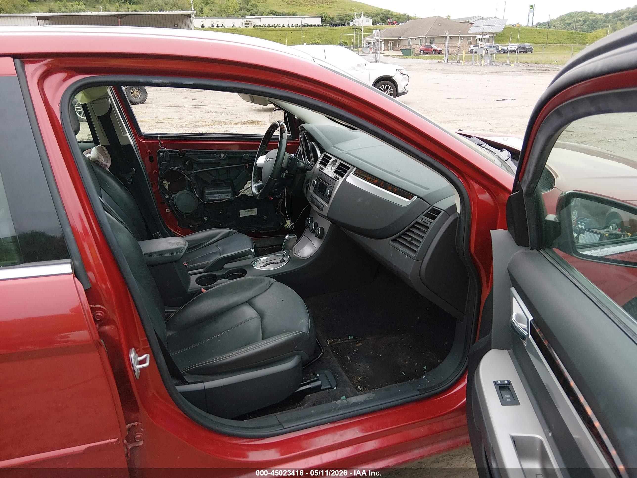 2010 Chrysler Sebring Limited Red vin: 1C3CC5FB9AN166360