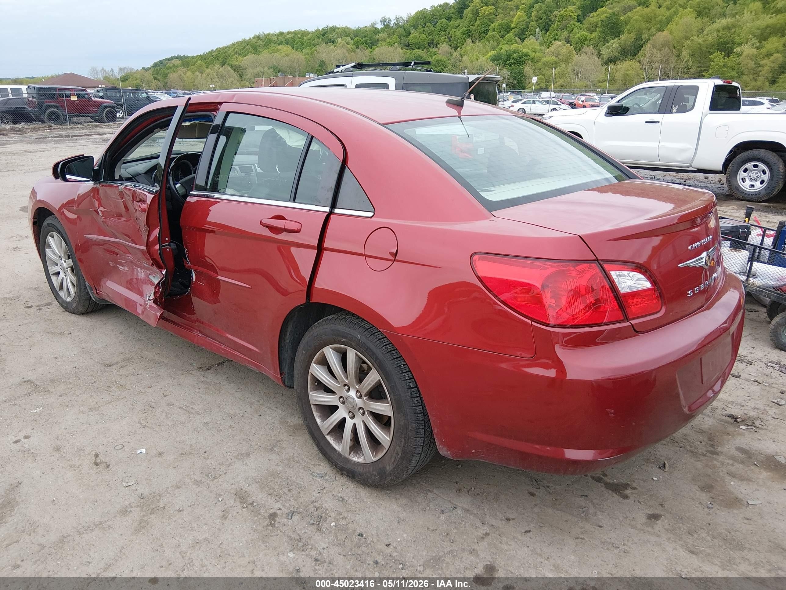 2010 Chrysler Sebring Limited Red vin: 1C3CC5FB9AN166360