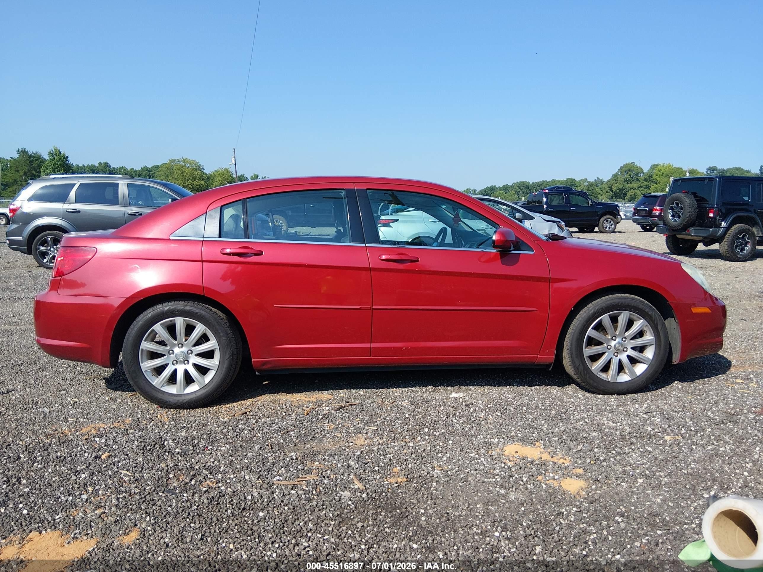 2010 Chrysler Sebring Limited Red vin: 1C3CC5FD3AN134702
