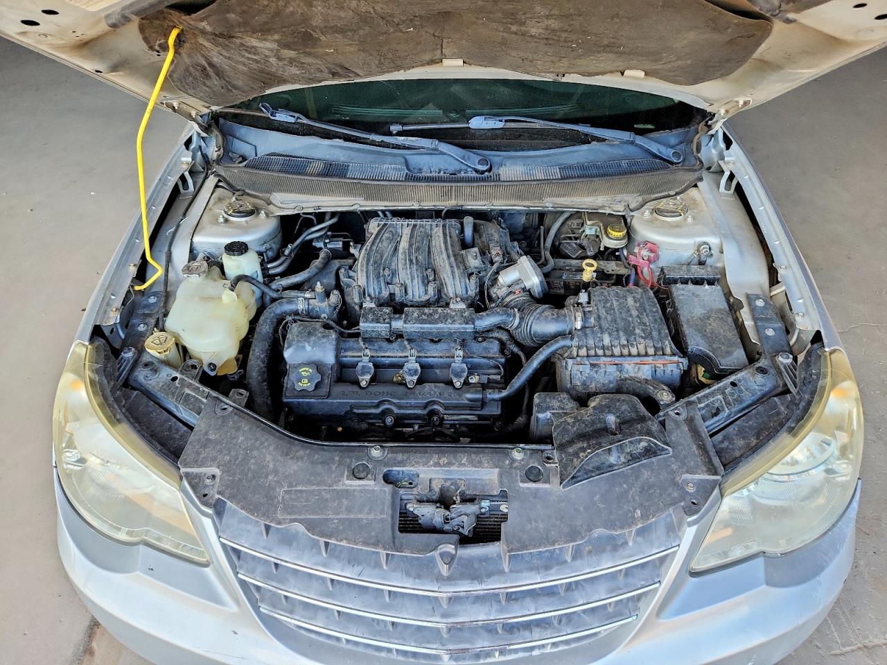 2010 Chrysler Sebring Limited Silver vin: 1C3CC5FD5AN190818