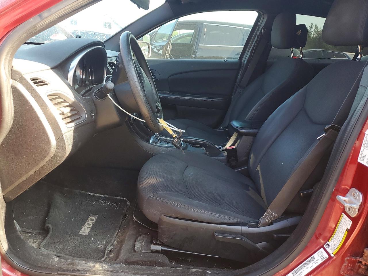 2013 Chrysler 200 Lx Красный vin: 1C3CCBAB0DN524472