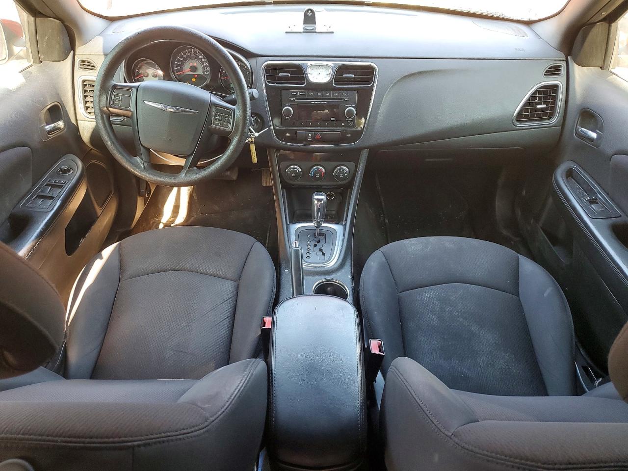 2013 Chrysler 200 Lx Красный vin: 1C3CCBAB0DN524472
