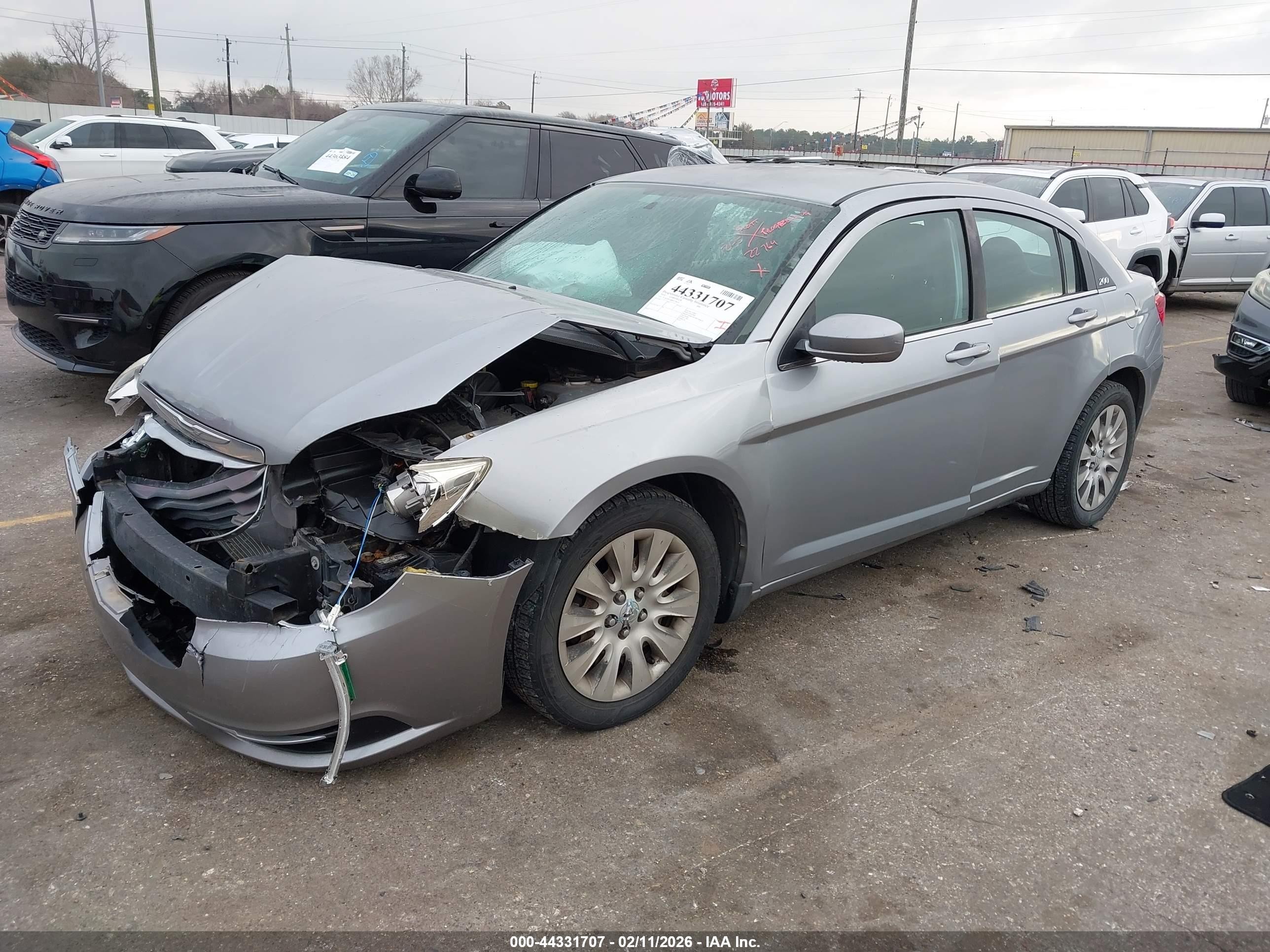 2014 Chrysler 200 Lx Серебряный vin: 1C3CCBAB0EN124624